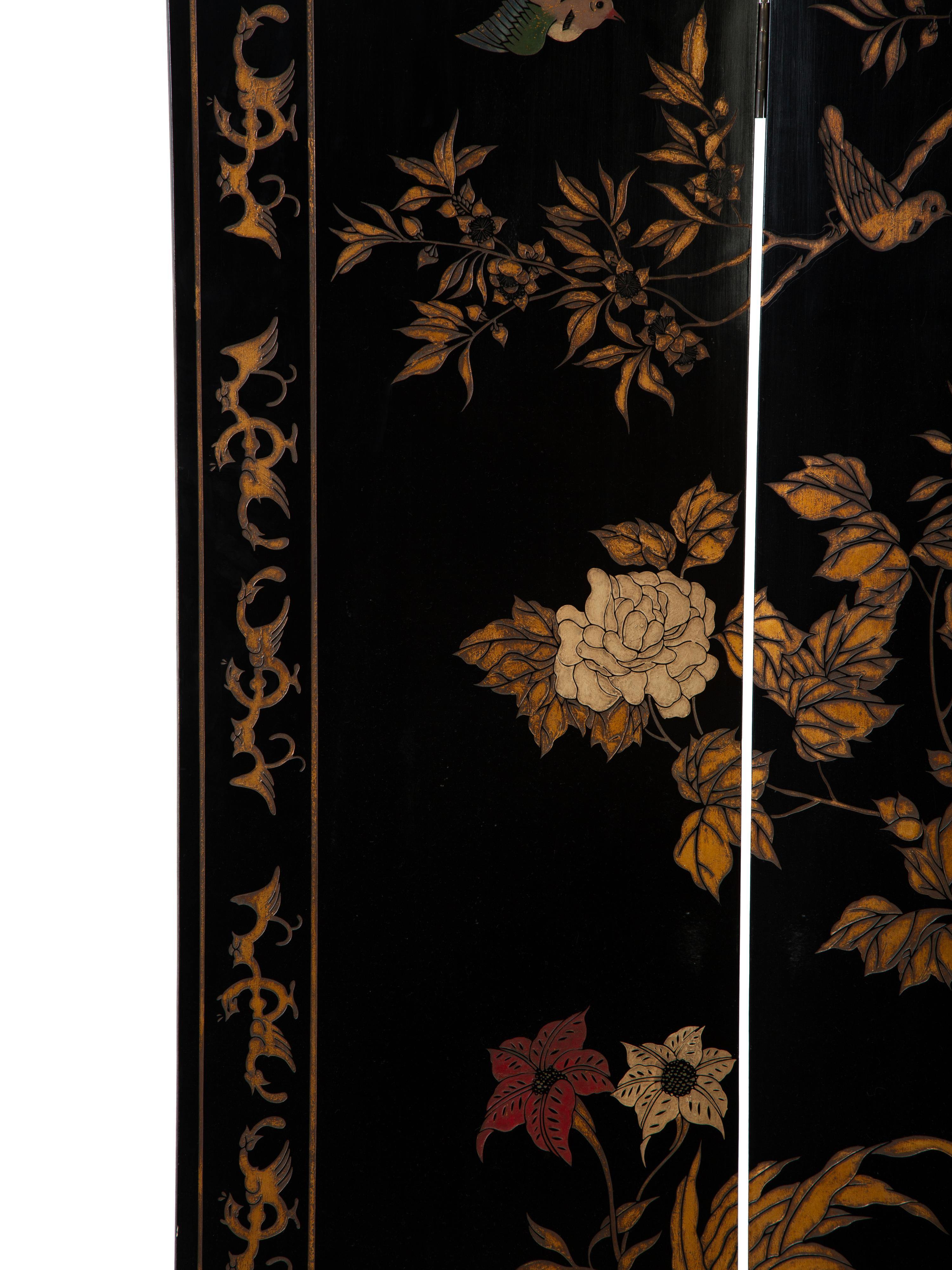 A Chinese Lacquered Four Panel Floor Screen — EARLY 20TH CENTURY