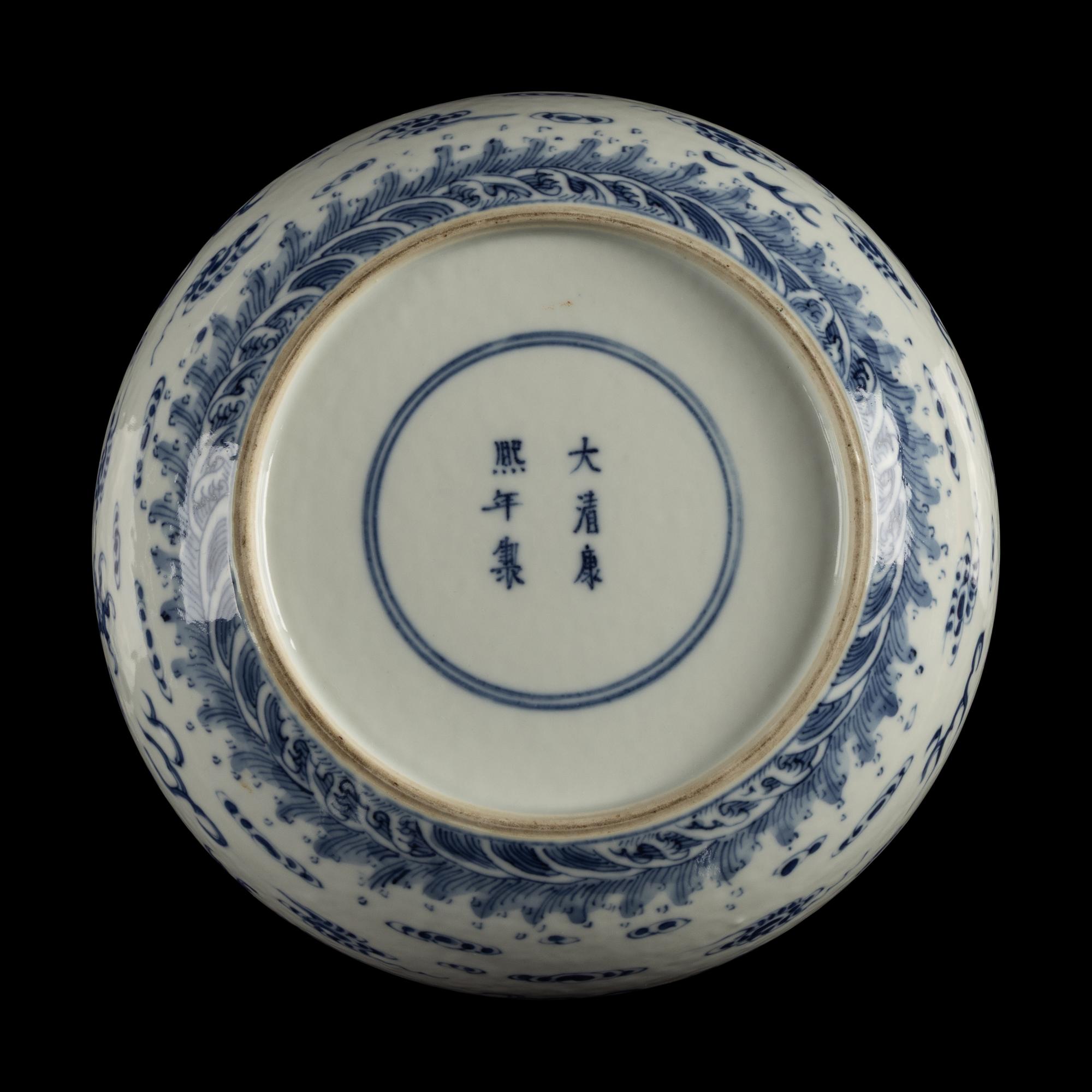 Two Chinese Blue and White Porcelain Globular Brush Washers, 20th Century — 近代 青花龍鳳紋水盂兩件