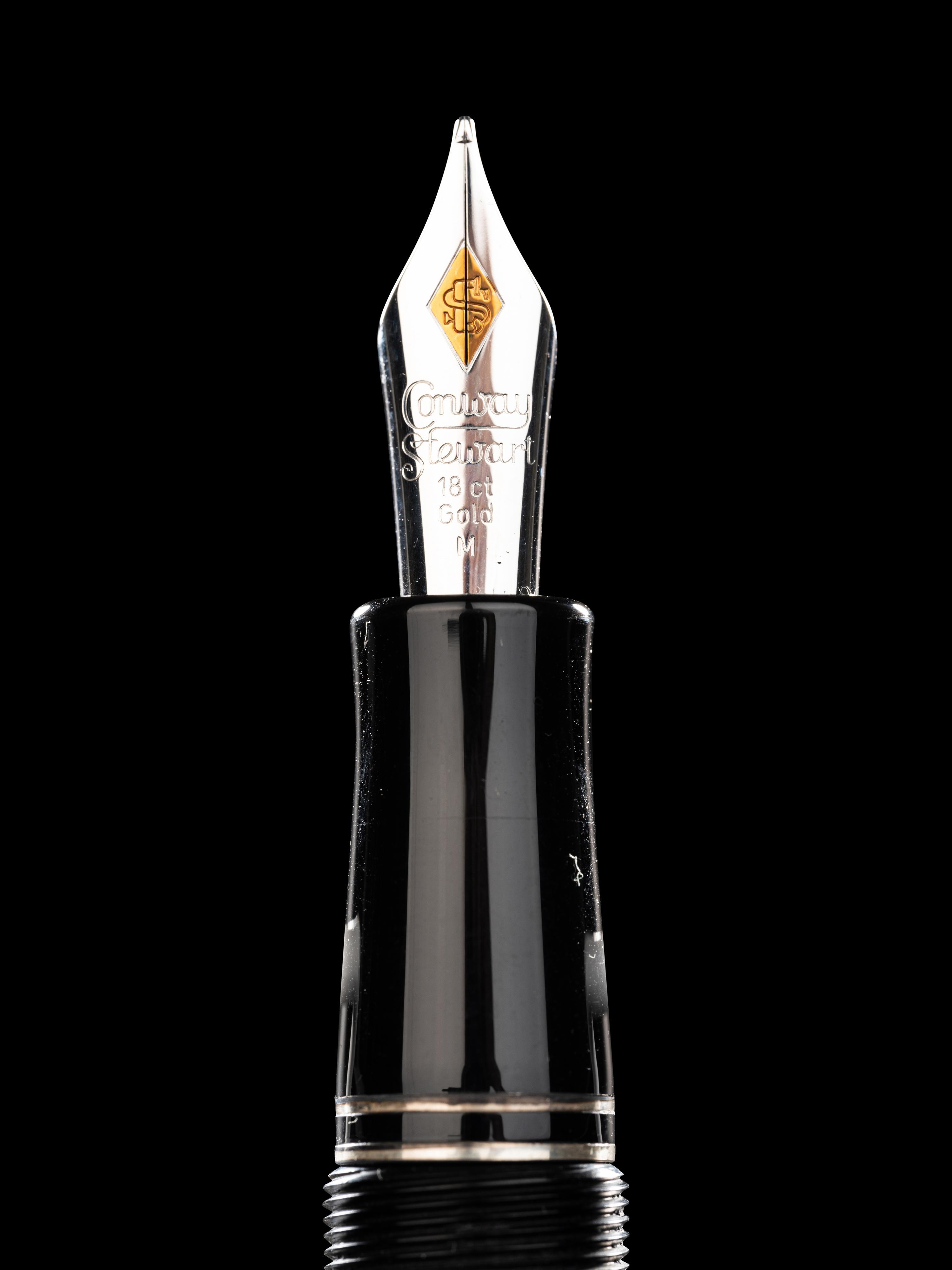 Conway Stewart: Churchill-Ebonite and Silver Trim Limited Edition Fountain Pen and Ink Set