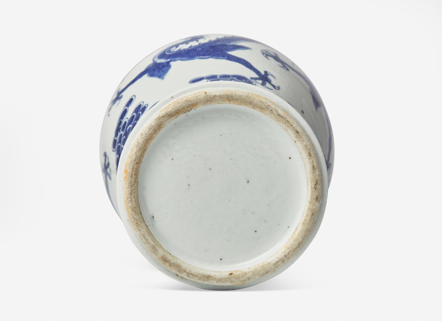 A Chinese Blue and White Porcelain "Dragon " Baluster Vase