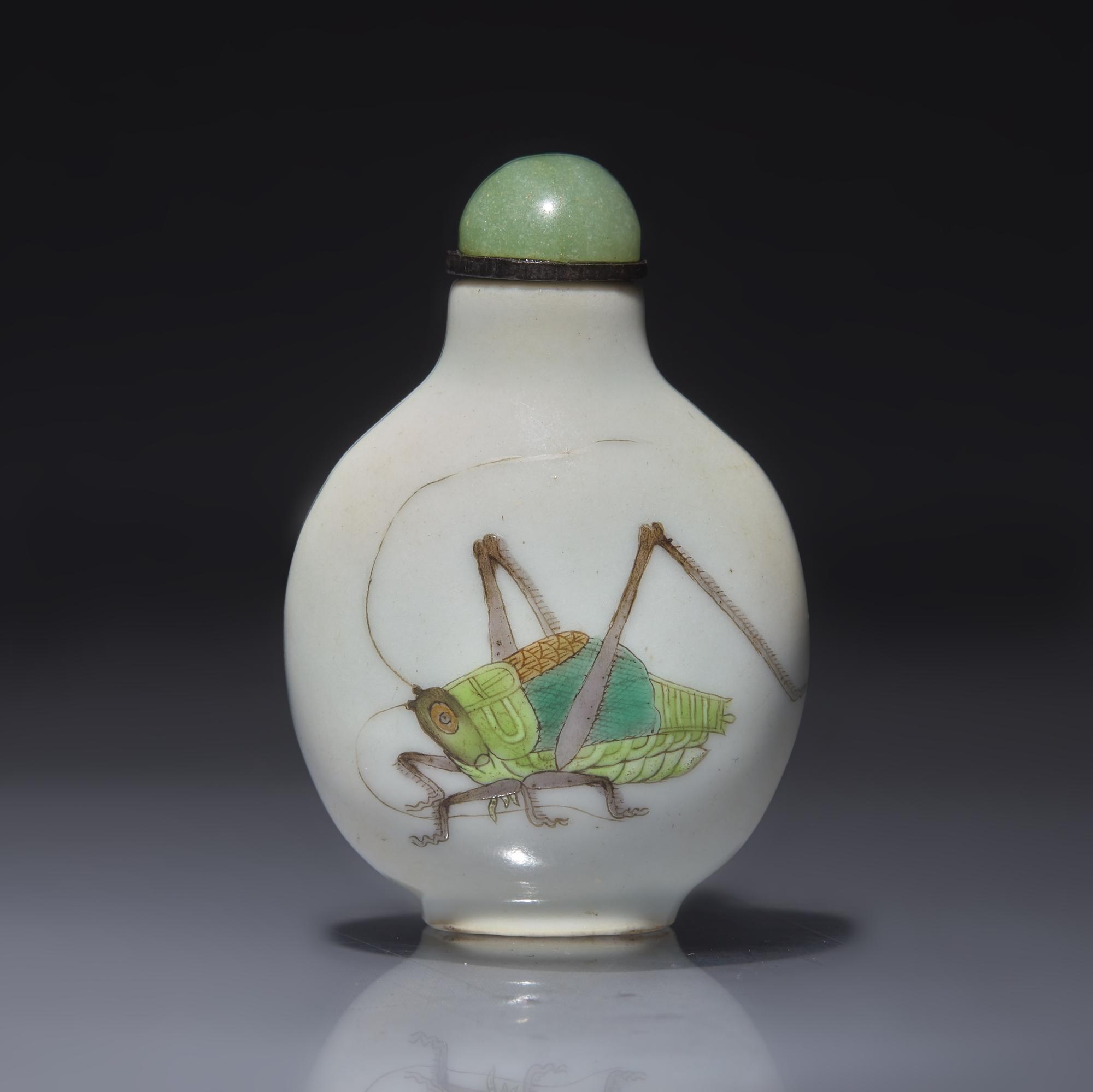 A Chinese Enameled Porcelain "Crickets" Snuff Bottle, Daoguang Mark and of the Period — 清道光 粉彩蟈蟈圖鼻煙壺