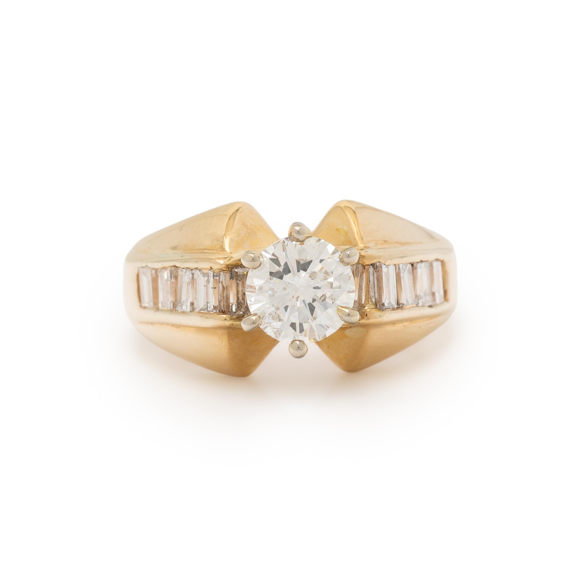 DIAMOND AND YELLOW GOLD RING
