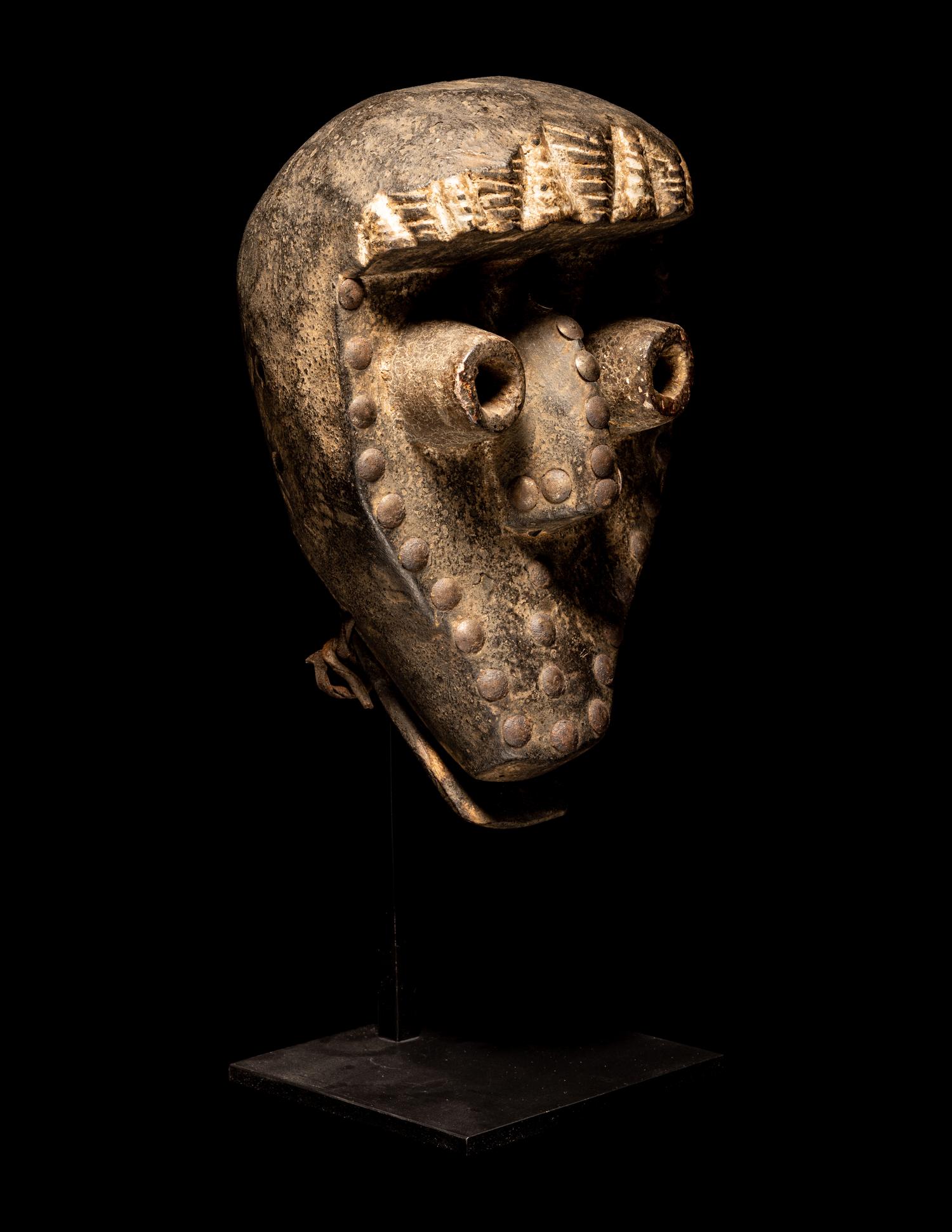 A Dan-Guere Wobe Wood Mask