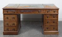 A Victorian Pedestal Desk Height 29 3/4 x width 60 x depth 30 1/4 inches. — 19TH CENTURY