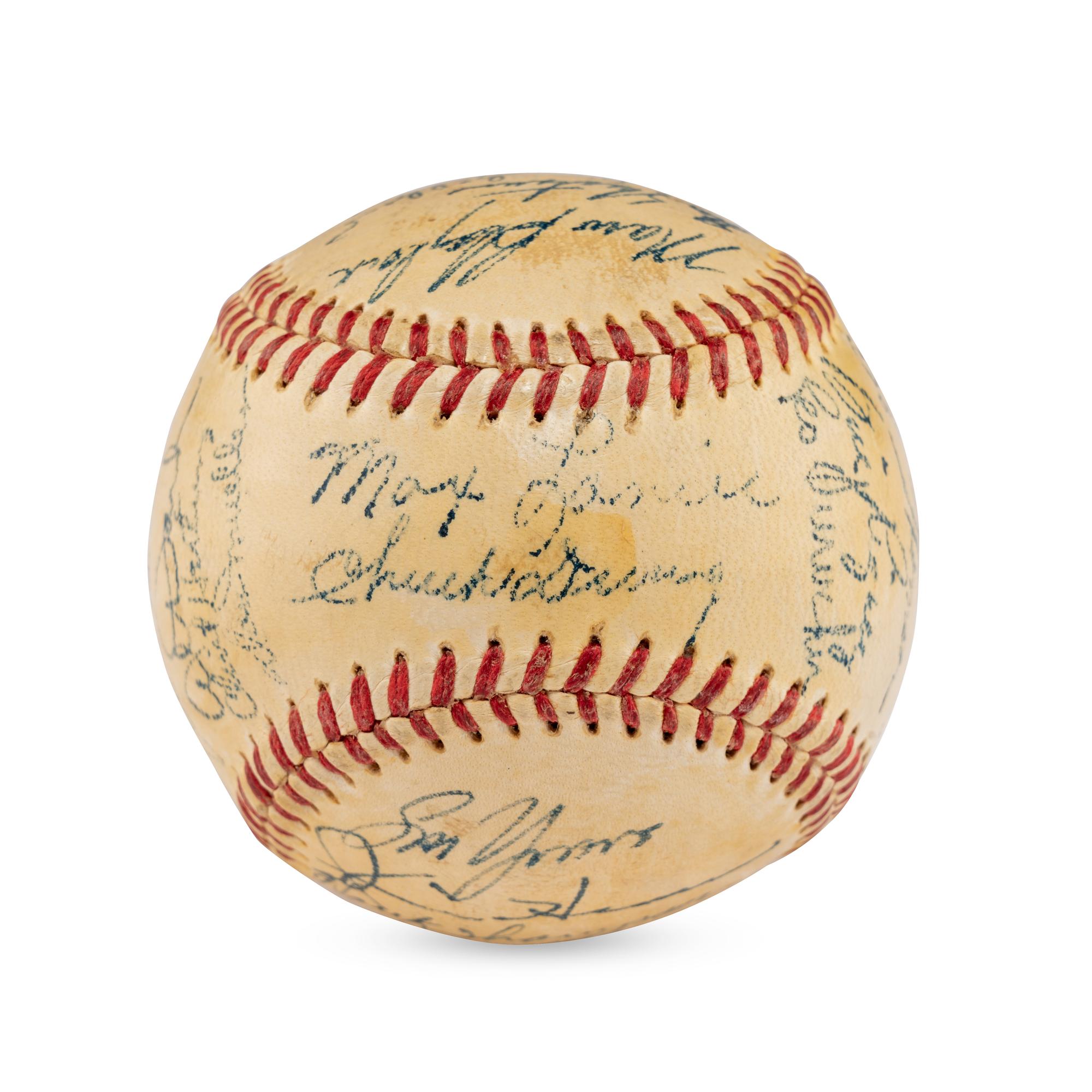 A 1952 New York Giants Team Signed Autograph Baseball (Beckett Authentication Services)