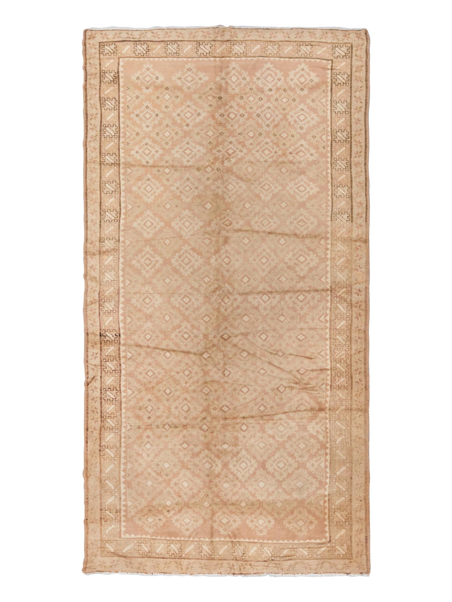 An Oushak "Corridor" Rug