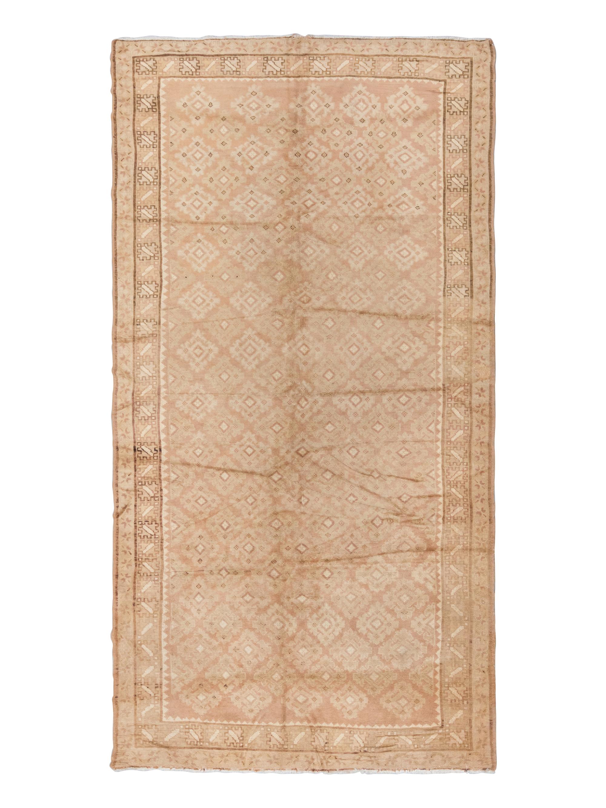 An Oushak "Corridor" Rug