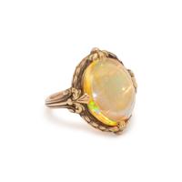 ART NOUVEAU, YELLOW GOLD AND OPAL RING