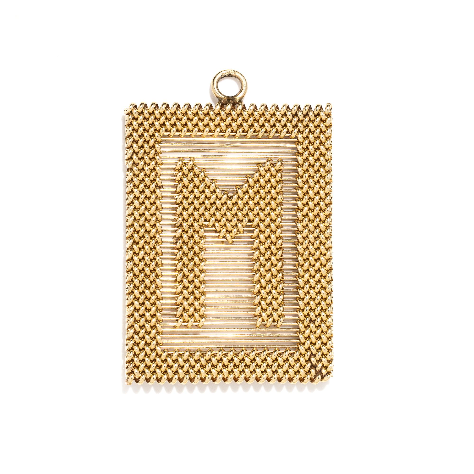 YELLOW GOLD 'M' PENDANT