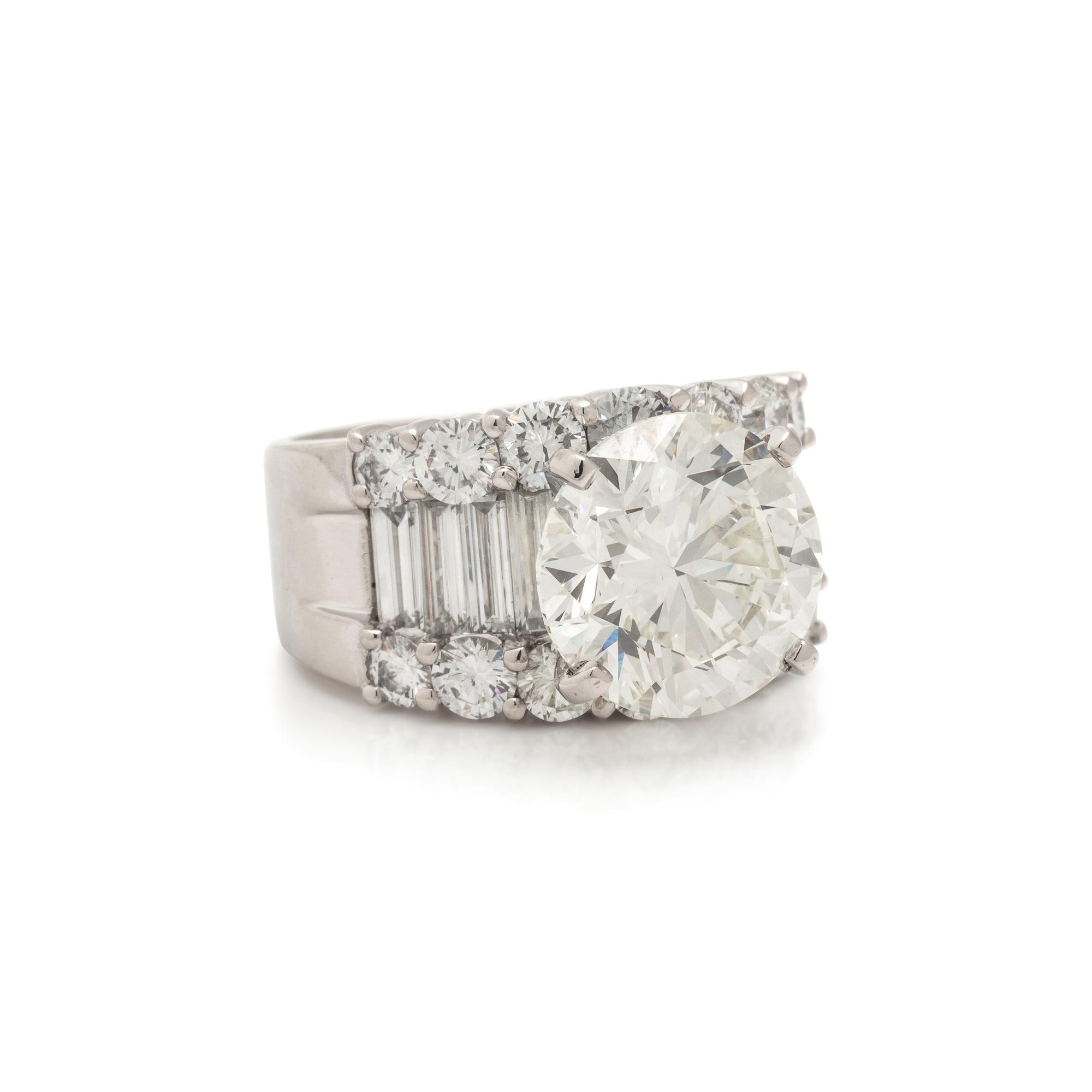 DIAMOND AND PLATINUM RING
