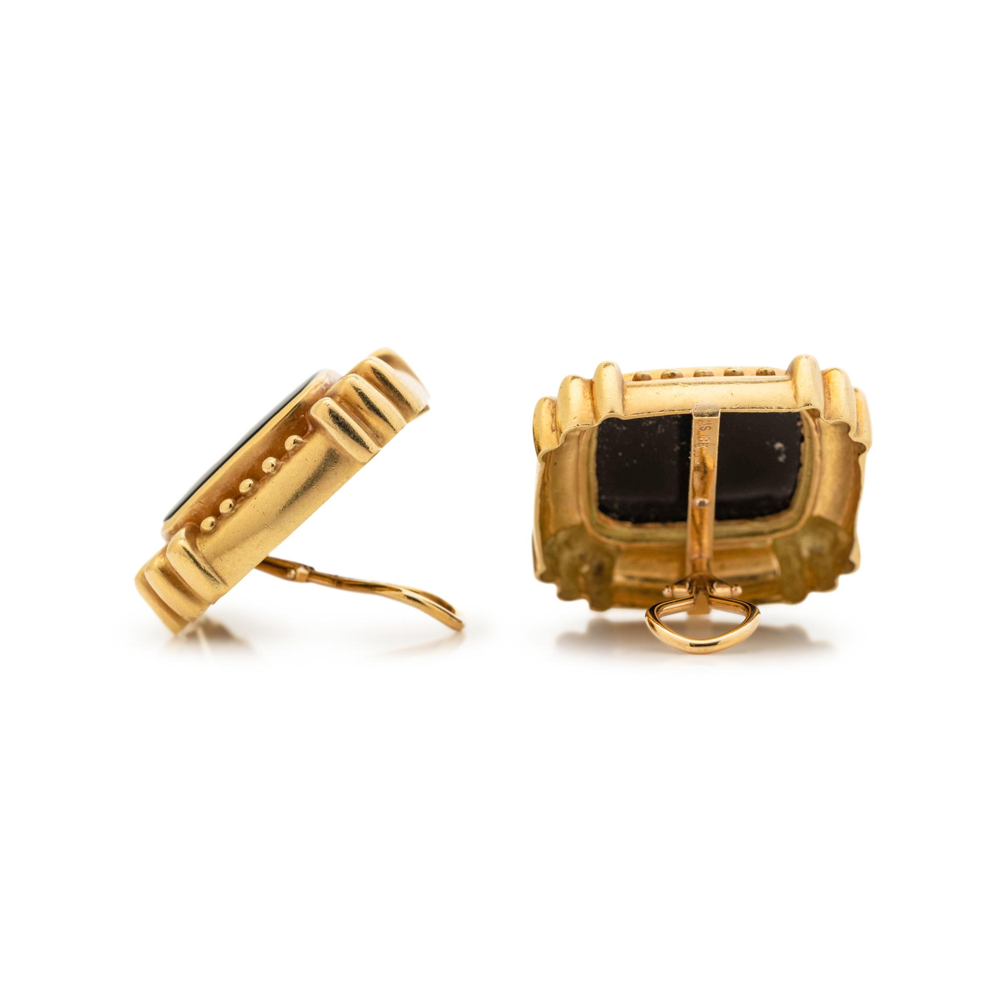 YELLOW GOLD AND ONYX EARCLIPS