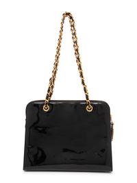 CHANEL, PATENT LEATHER SHOULDER BAG