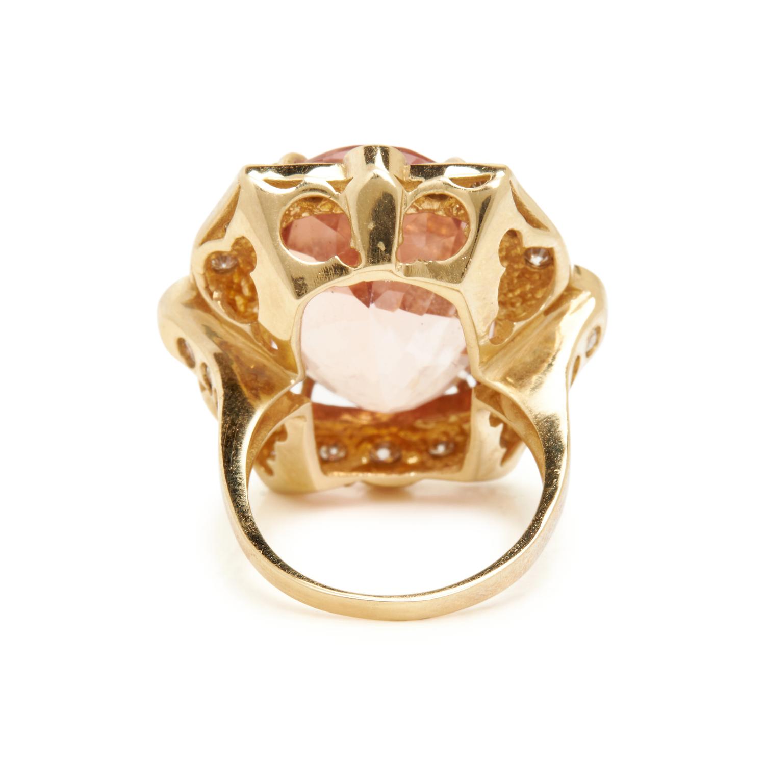YELLOW GOLD, MORGANITE AND DIAMOND RING
