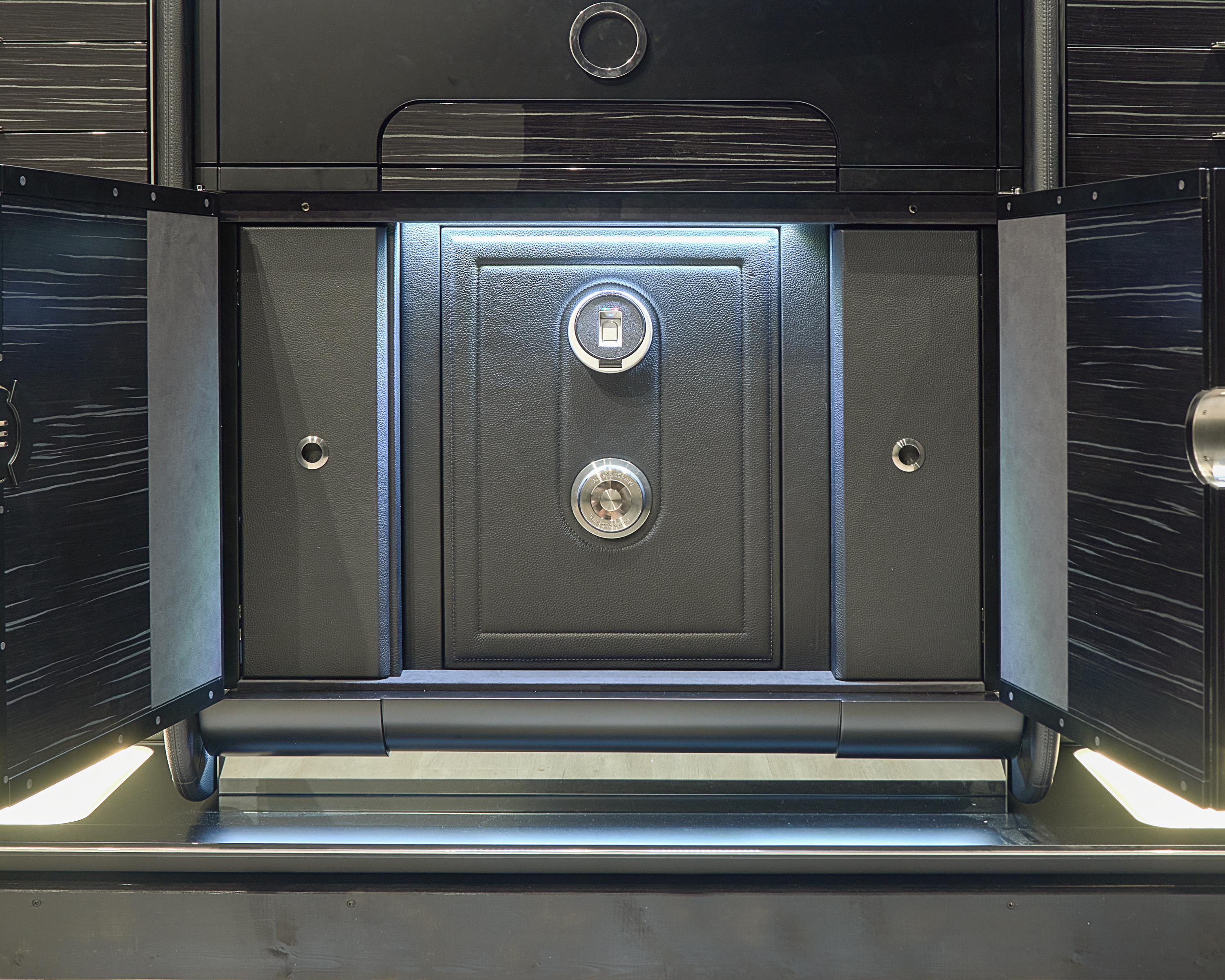 BUBEN & ZÖRWEG, CUSTOM WATCH WINDER AND SAFE