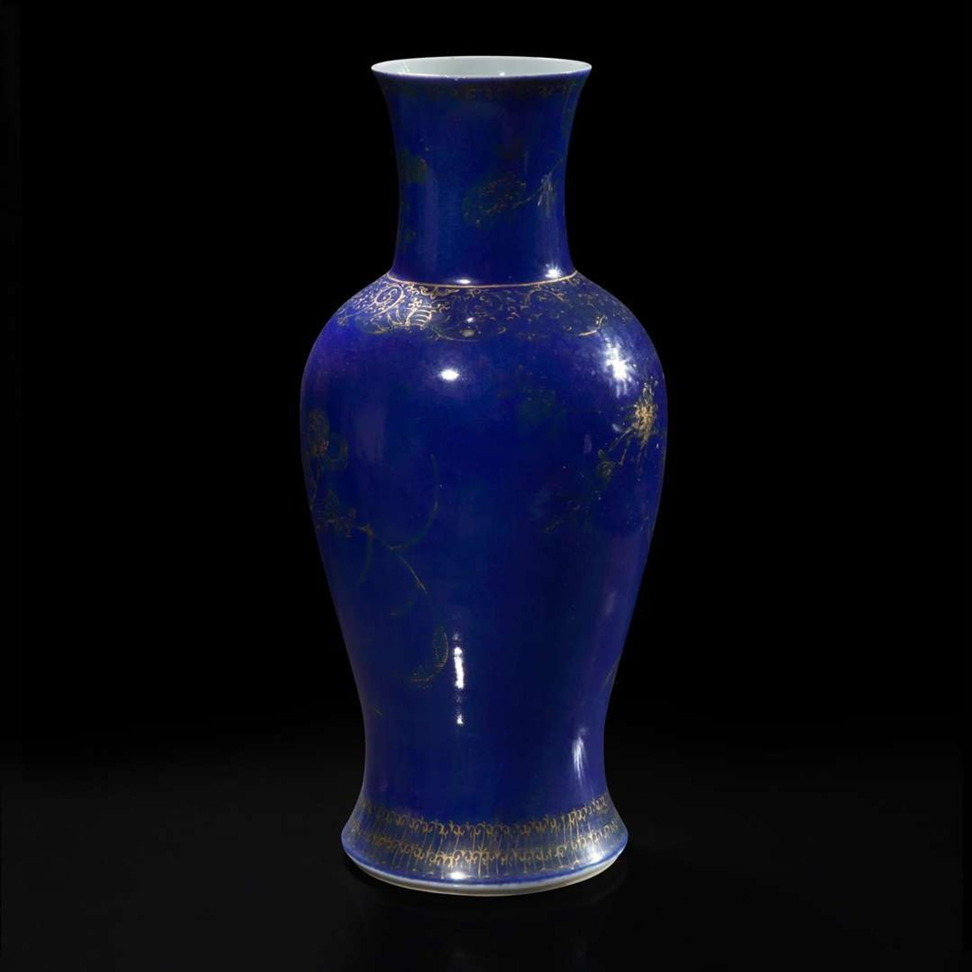 A Chinese gilt-decorated powder blue glazed porcelain baluster vase 洒蓝地描金瓷瓶 Qing dynasty ?