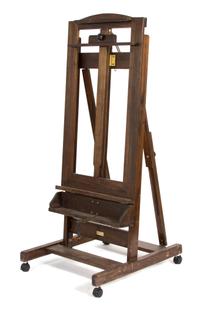 An Anco Walnut Artist's Adjustable Easel Height 70 x width 28 inches. — 20TH CENTURY