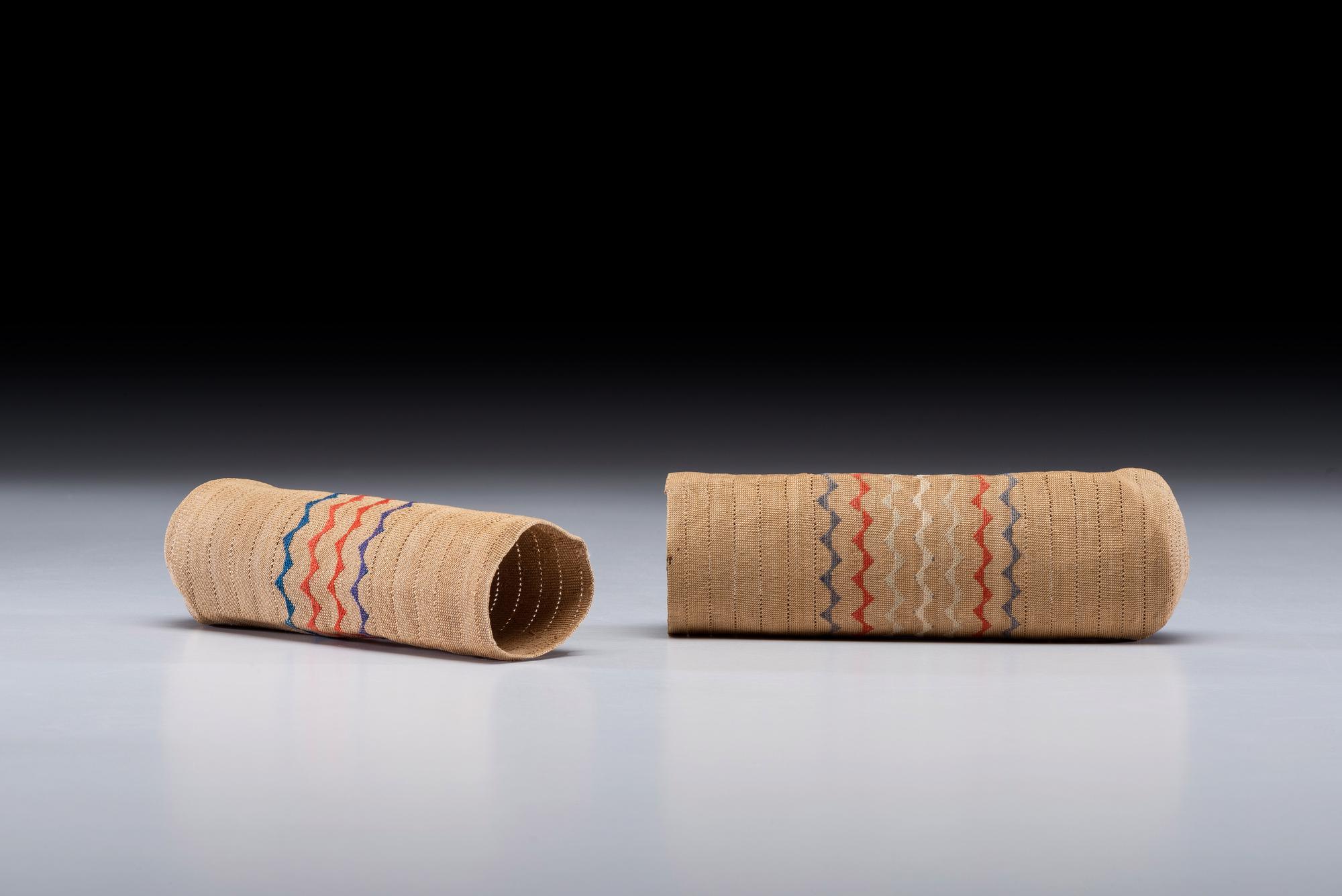 Attu Cylindrical Container