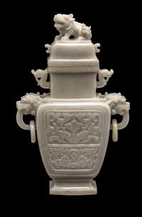 Two Chinese Jade and Jadeite Articles 近代 玉磬及玉瓶