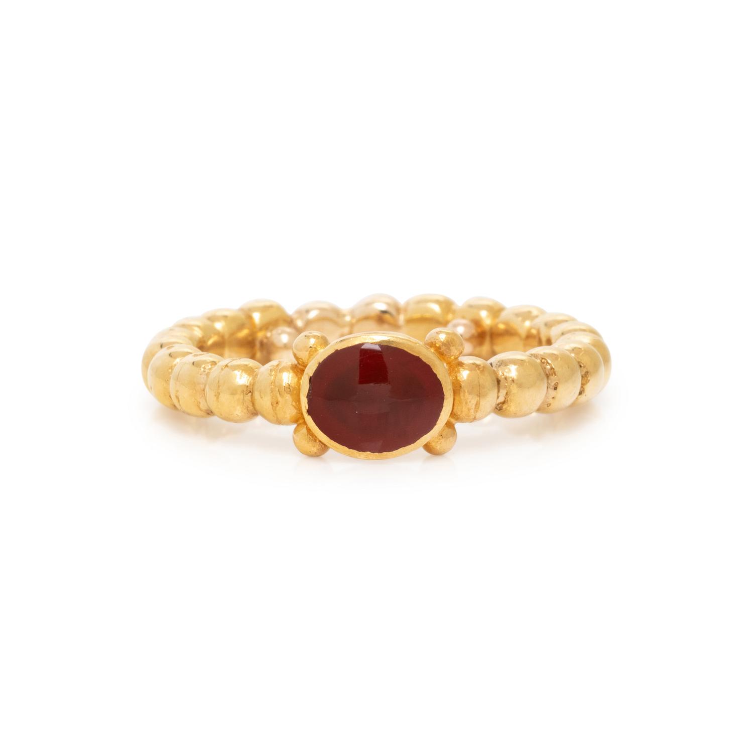 YELLOW GOLD AND CARNELIAN RING