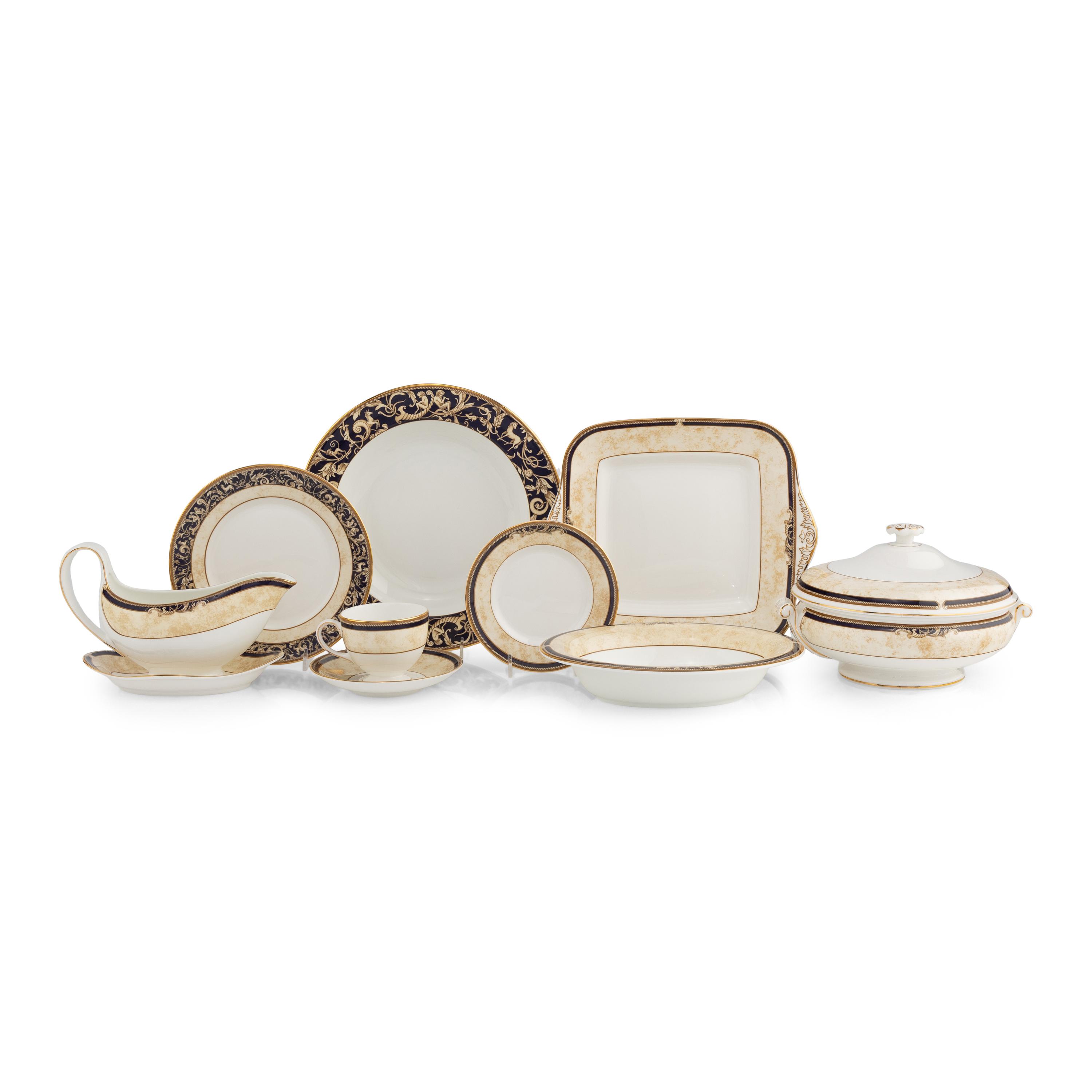 A Wedgwood Cornucopia Porcelain Dinner Service