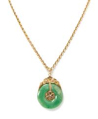 A 14 Karat Yellow Gold and Jade Pendant Necklace, 8.60 dwts.