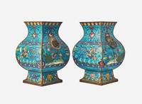 A pair of Chinese cloisonné vases, Fanghu, 17th/18th century 景泰藍方壺一對 十七或十八世紀