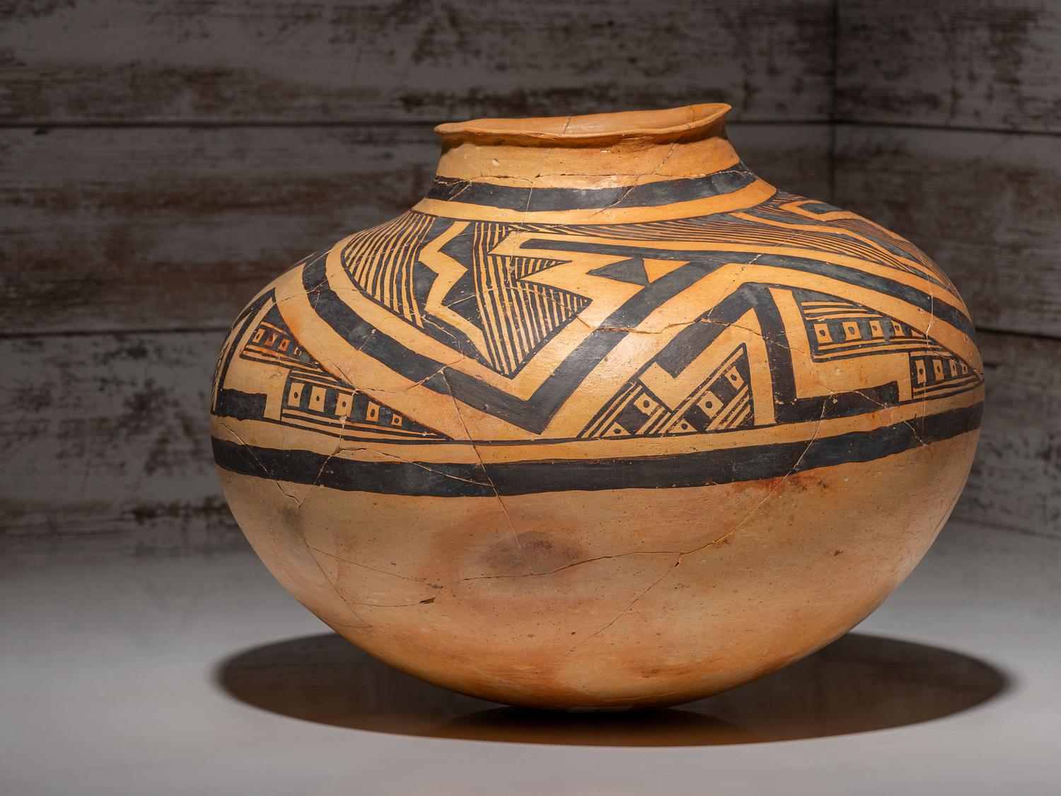 Ancestral Pueblo, Jeddito Black-on-Yellow Pottery Olla