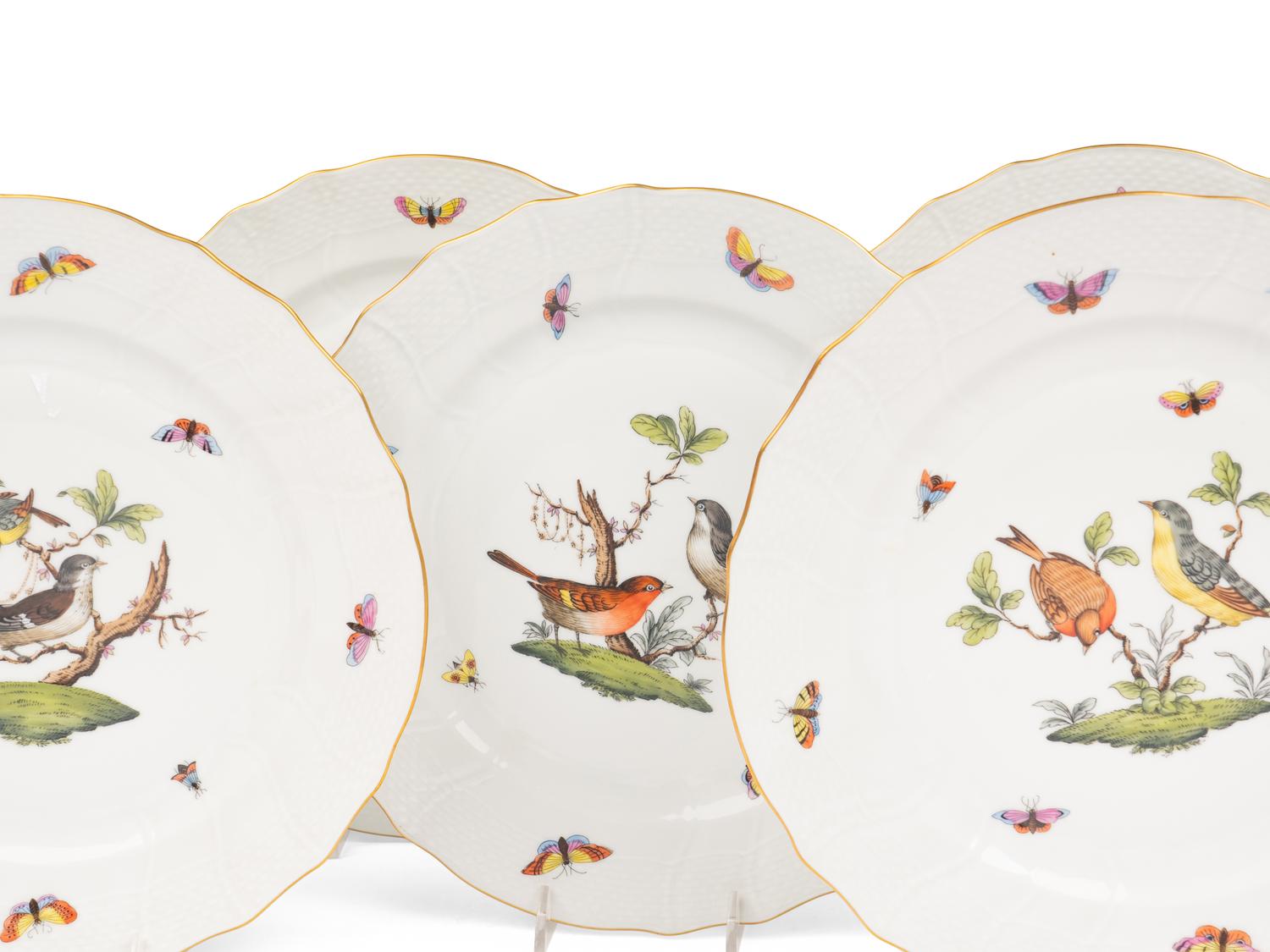 A Set of Eight Herend Rothschild Bird Porcelain Dinner Plates