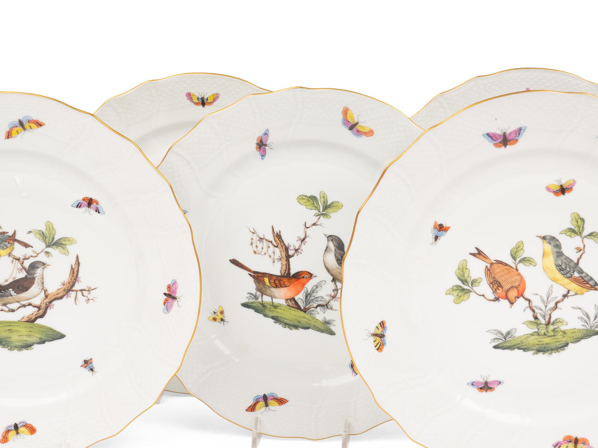A Set of Eight Herend Rothschild Bird Porcelain Dinner Plates