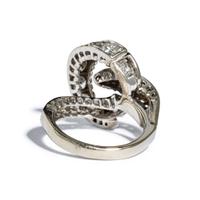 WHITE GOLD AND DIAMOND RING