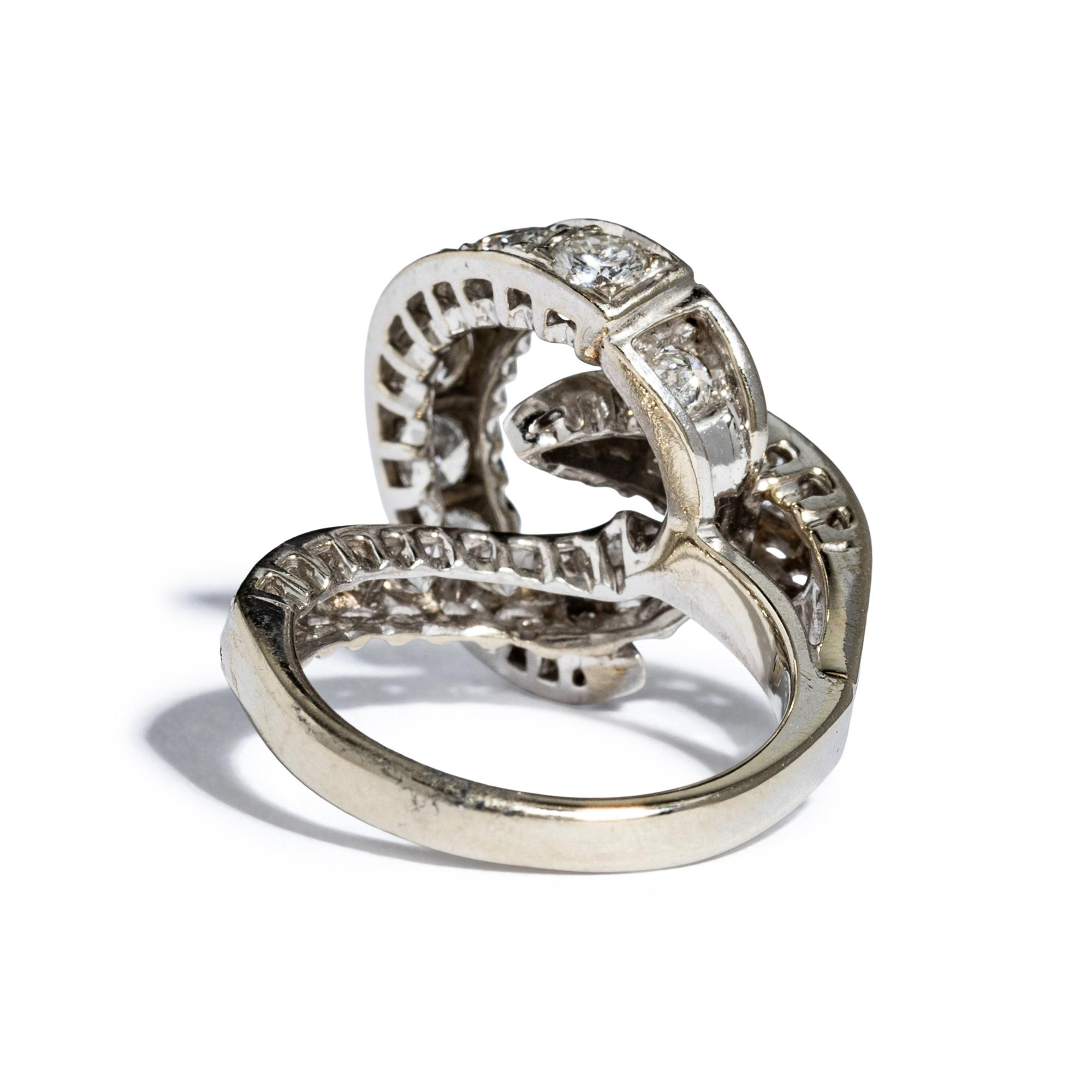 WHITE GOLD AND DIAMOND RING