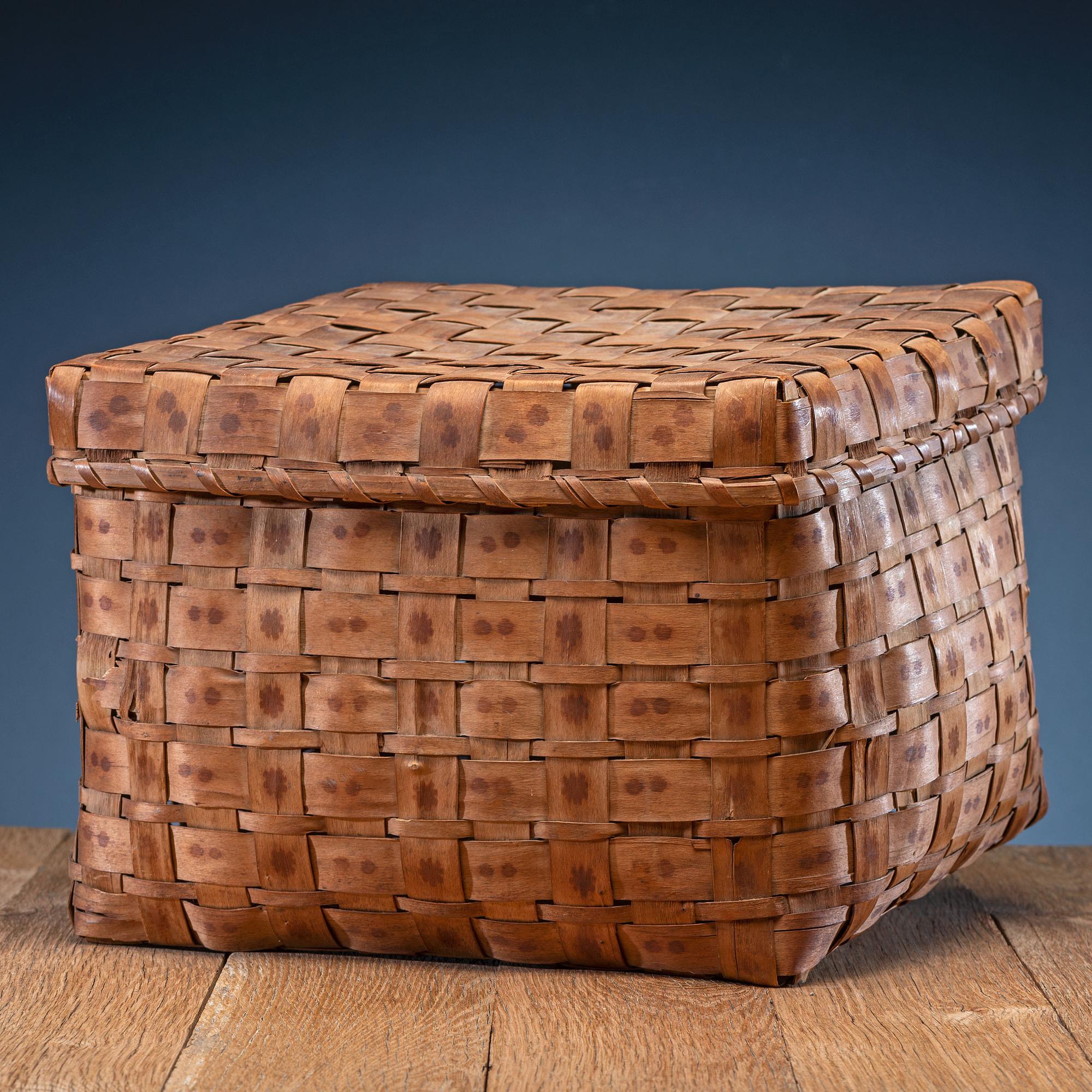 Northeastern Ash Splint Lidded Basket