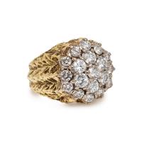 DIAMOND AND YELLOW GOLD RING