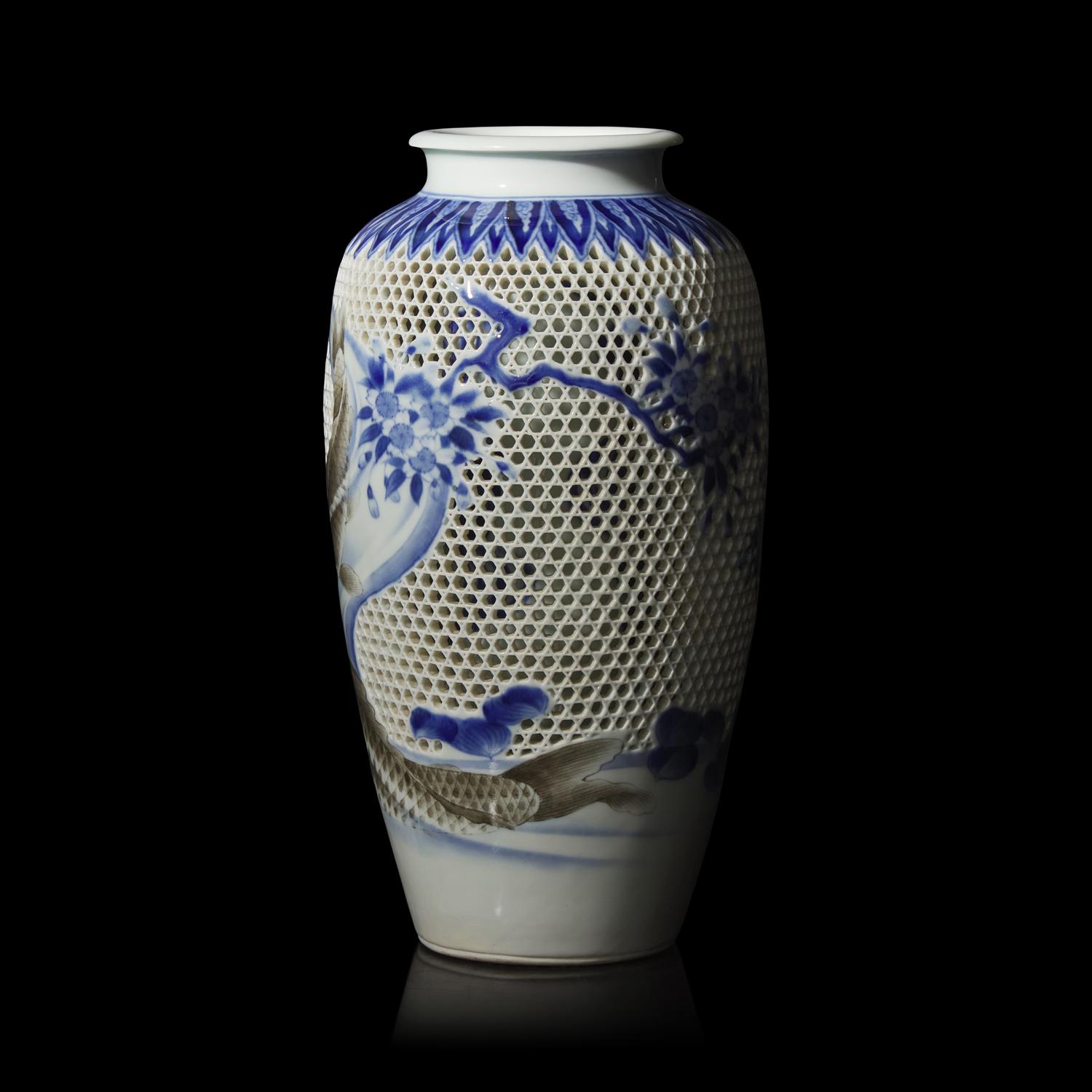 A Japanese Hirado Blue and White Porcelain Reticulated Double-Walled 'Koi and Flowers' Vase, Meiji/Taisho Period 日本明治/大正時期 平戶燒青花鯉魚圖賞瓶