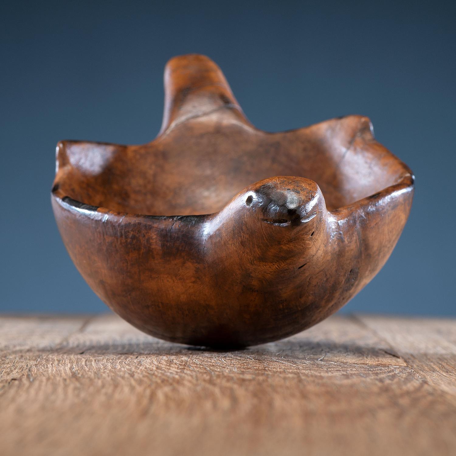Ho Chunk (Winnebago) Bird Effigy Burl Wood Bowl