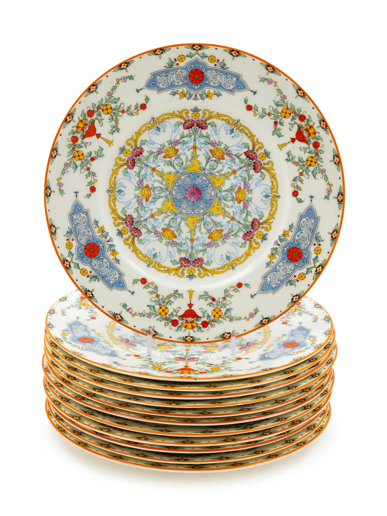 A Set of Twelve Worcester Porcelain Plates