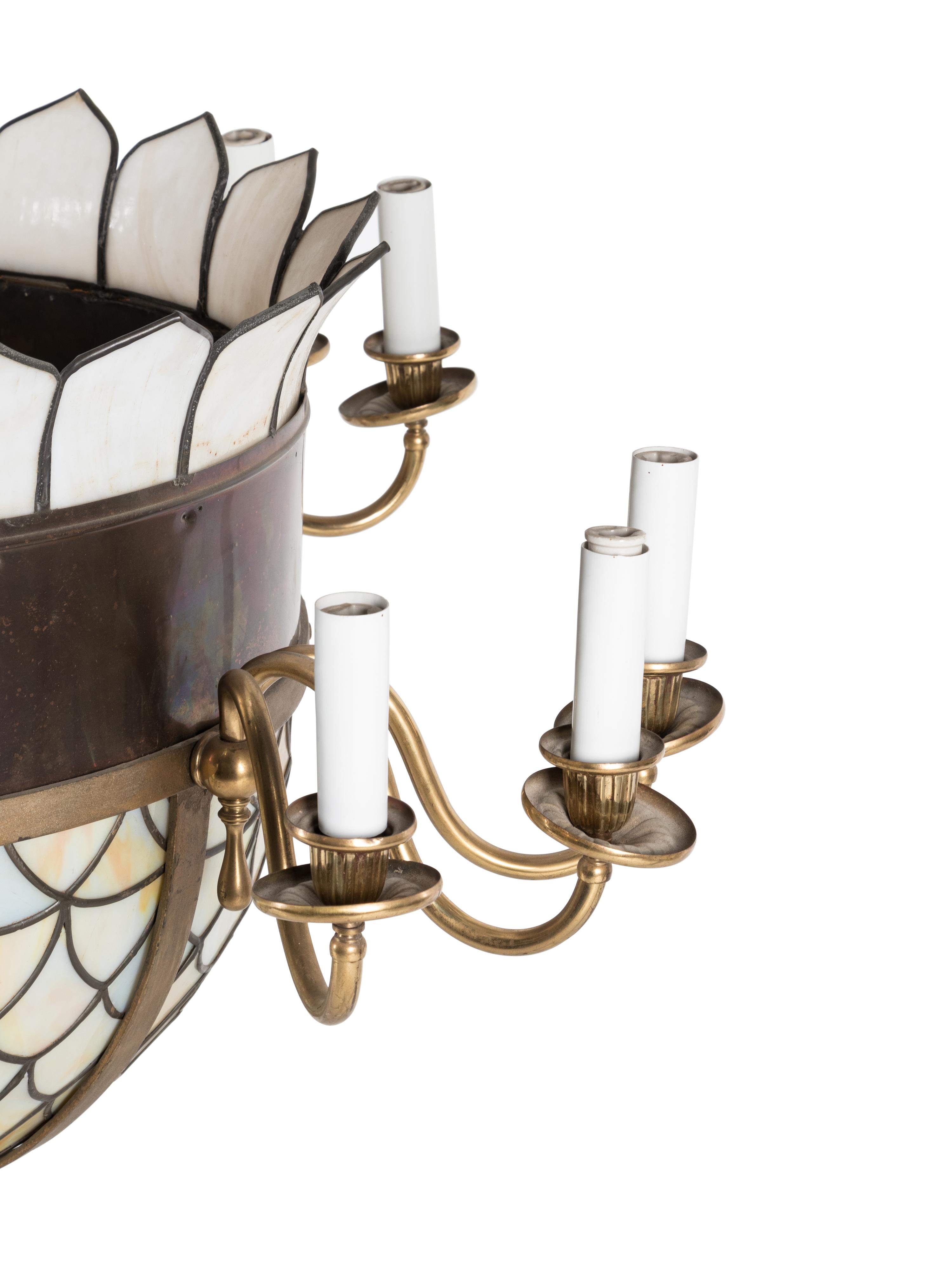 An American Leaded Glass Twelve-Light Chandelier
