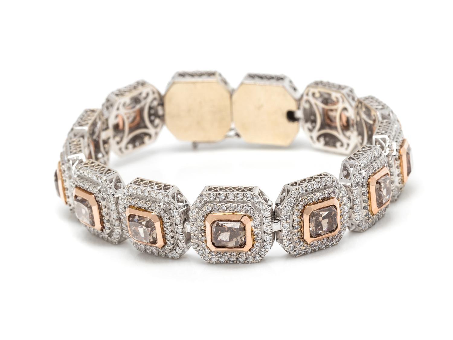 COLORED DIAMOND AND DIAMOND BRACELET