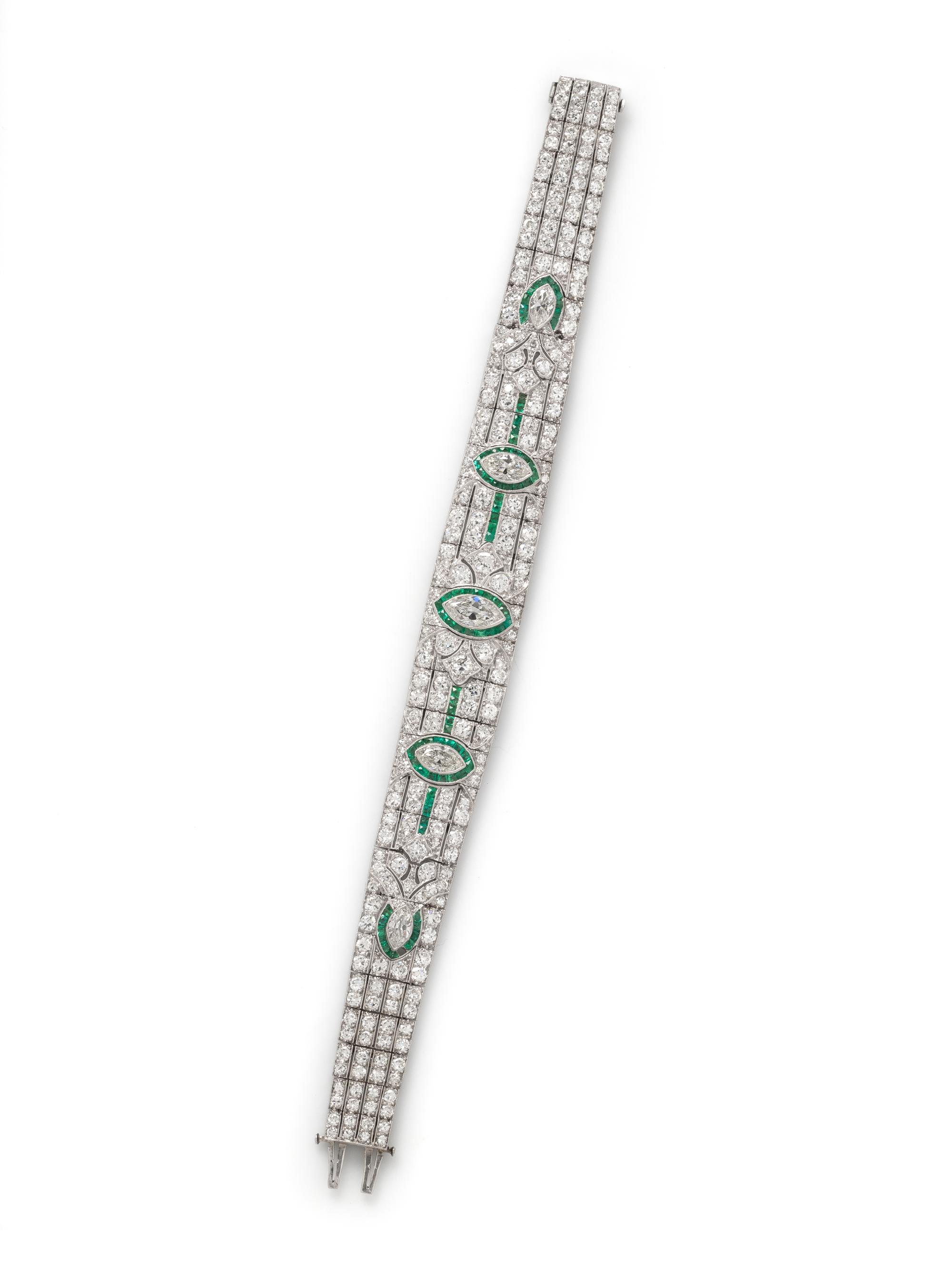 ART DECO, DIAMOND AND EMERALD BRACELET