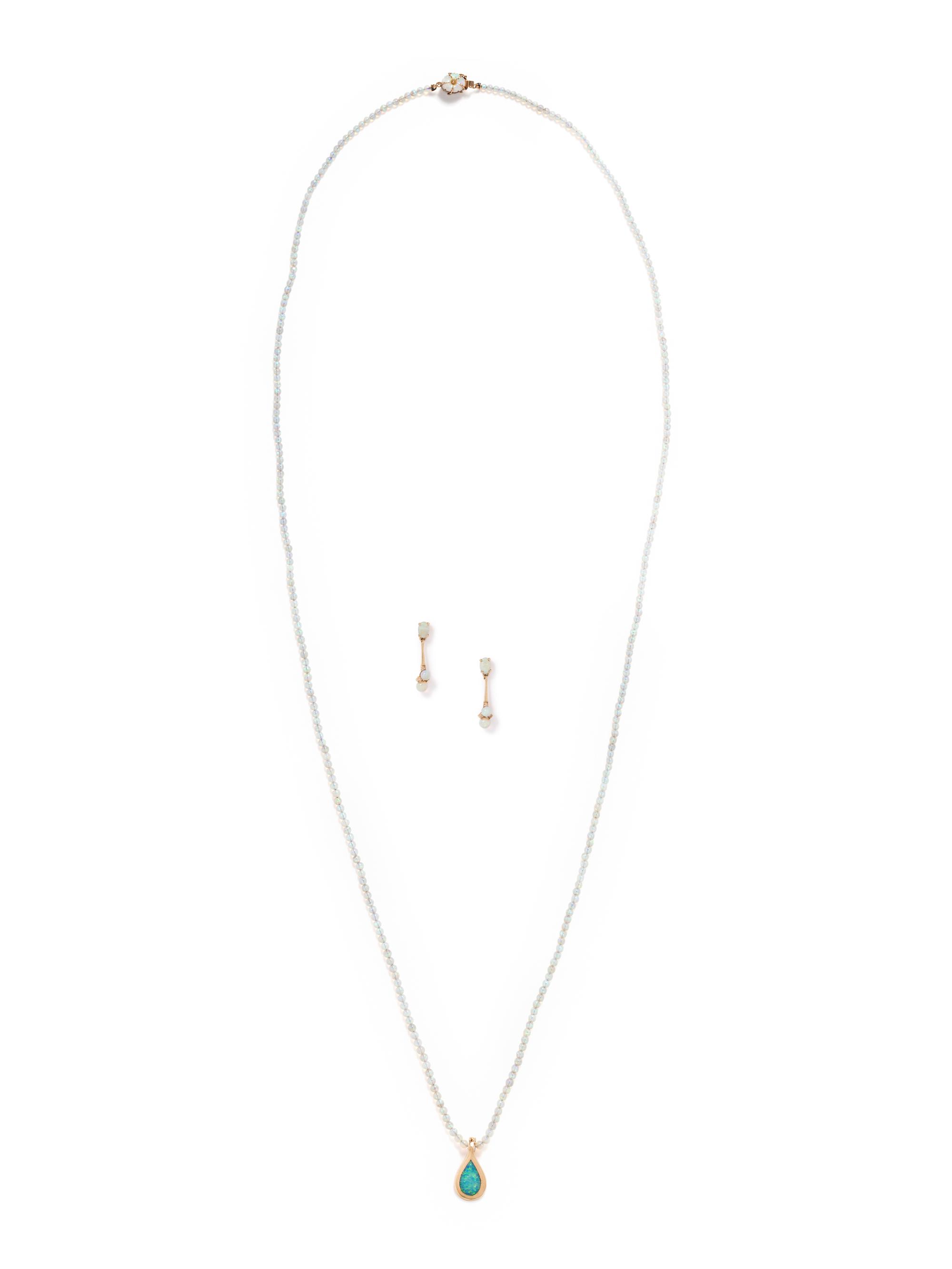 COLLECTION OF YELLOW GOLD AND OPAL JEWELRY