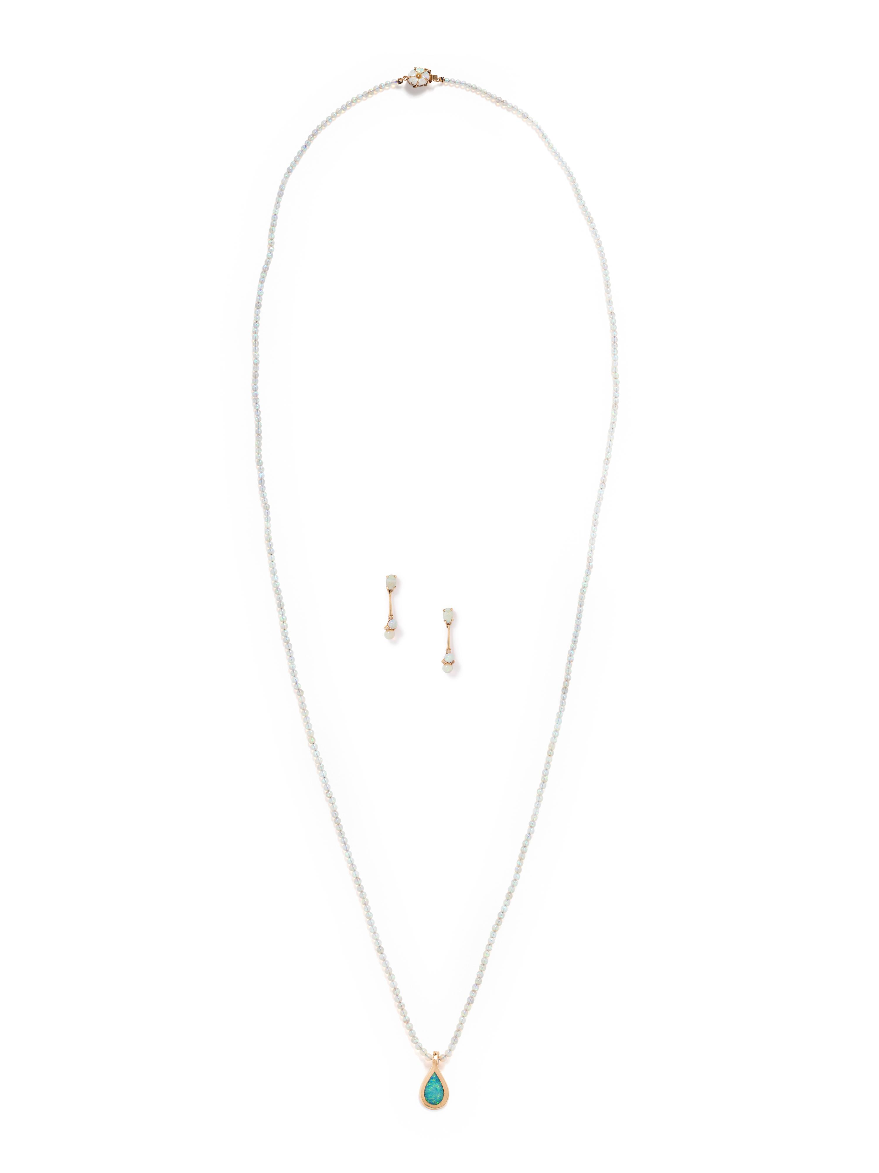COLLECTION OF YELLOW GOLD AND OPAL JEWELRY