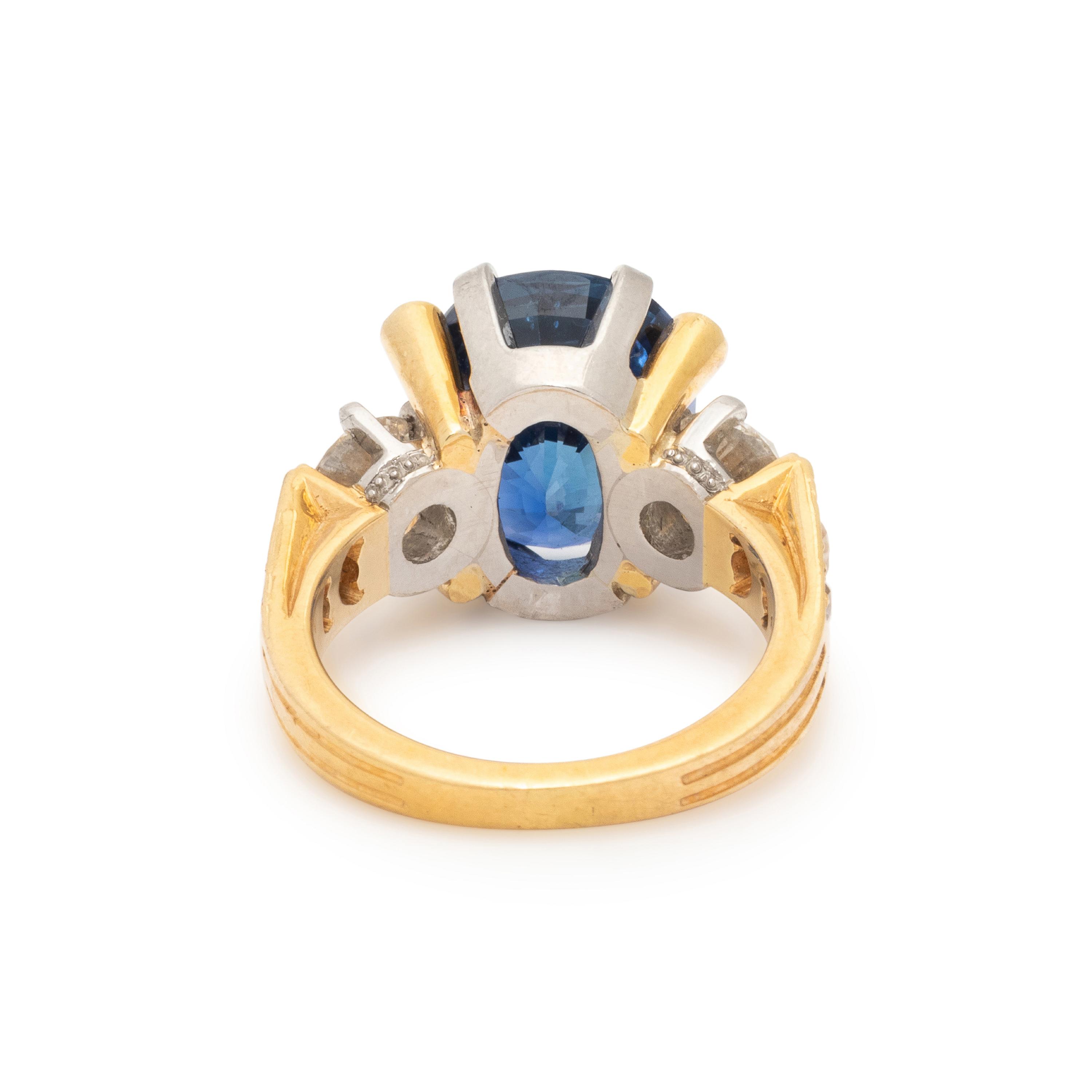 SAPPHIRE AND DIAMOND RING