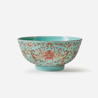 A Chinese famille rose-decorated turquoise-ground bowl 绿松石地珐琅彩碗 Jiaqing mark ????