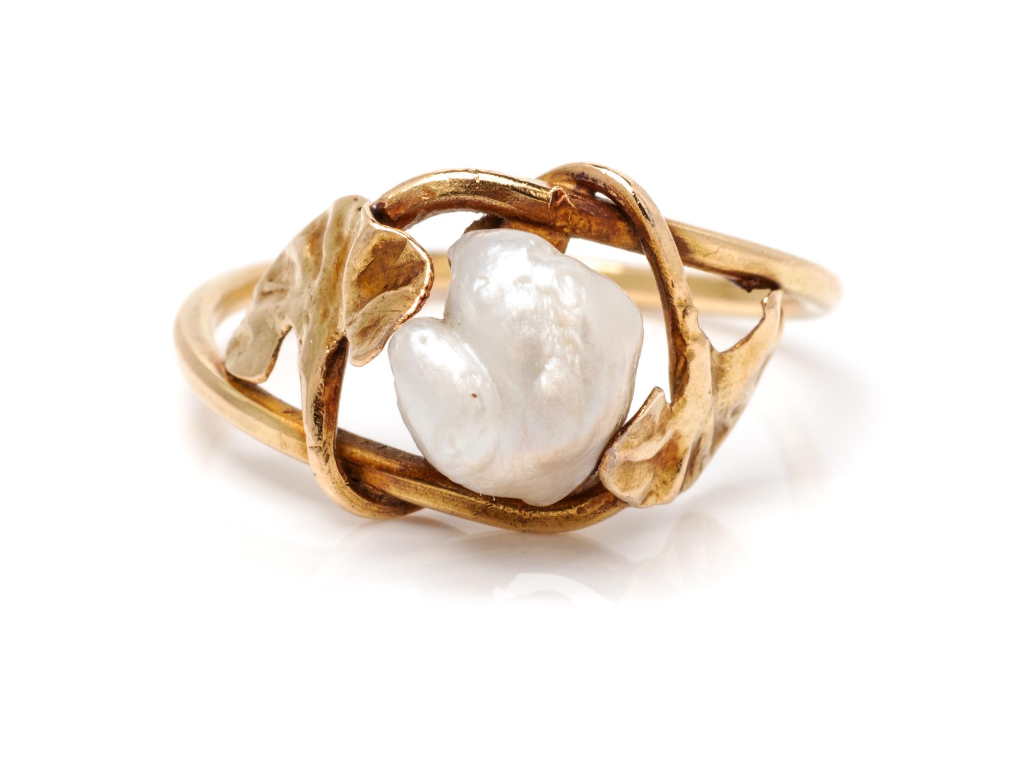An Art Nouveau Yellow Gold and Pearl Ginkgo Leaf Motif Ring,