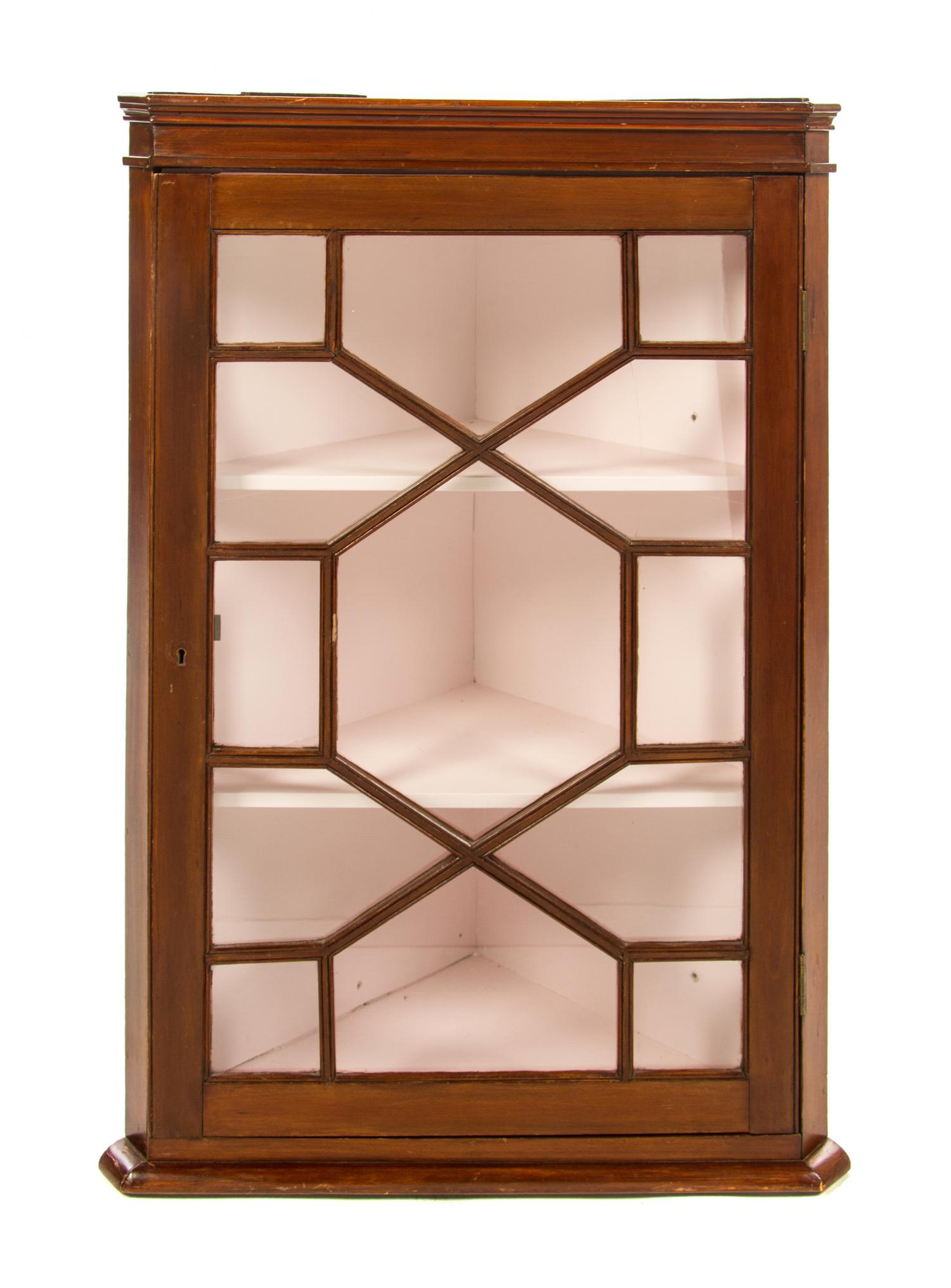 A George III Mahogany Hanging Corner Cupboard Height 37 x width 25 1/2 x depth 14 5/8 inches. — 19TH CENTURY