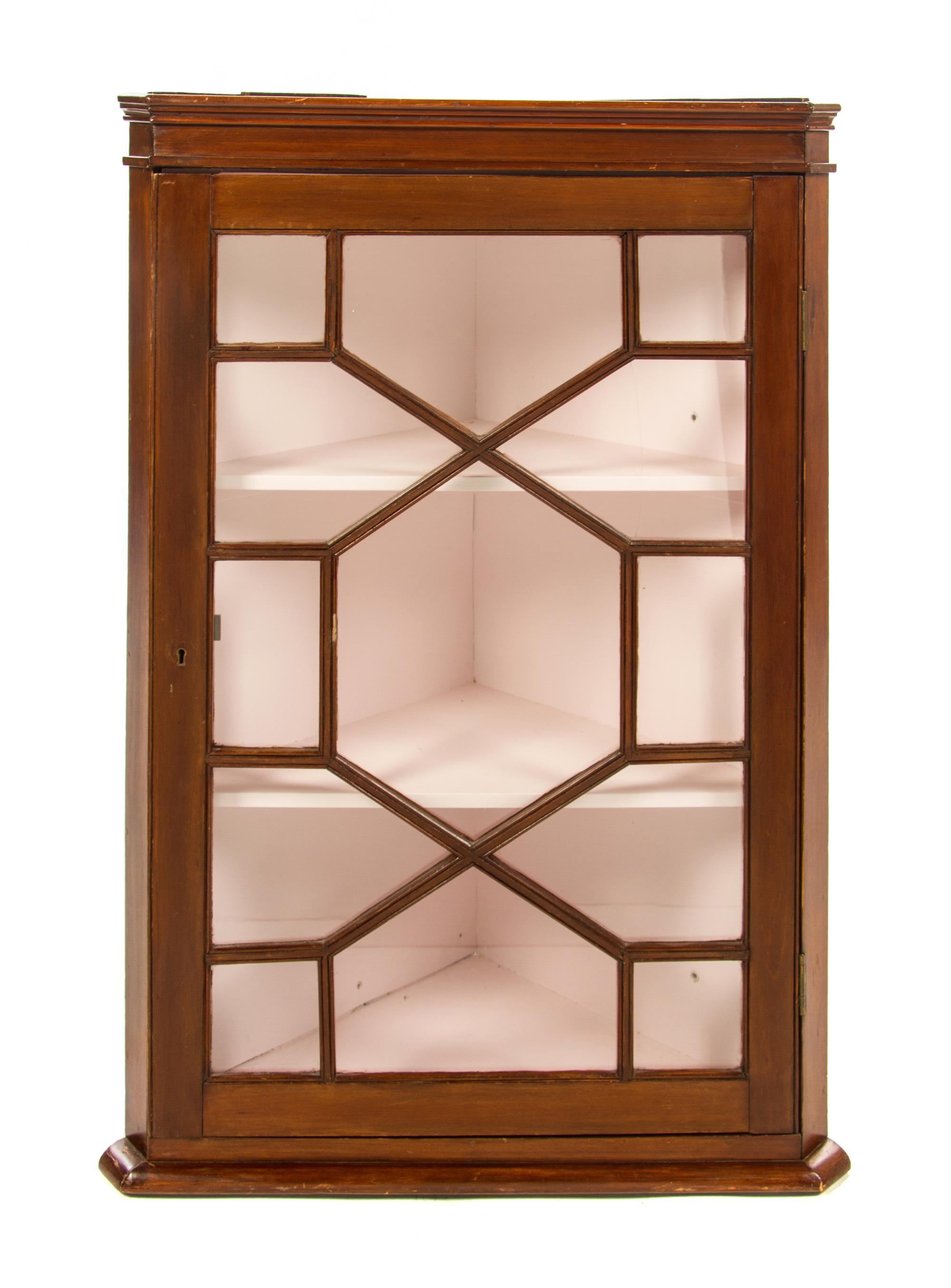 A George III Mahogany Hanging Corner Cupboard Height 37 x width 25 1/2 x depth 14 5/8 inches. — 19TH CENTURY