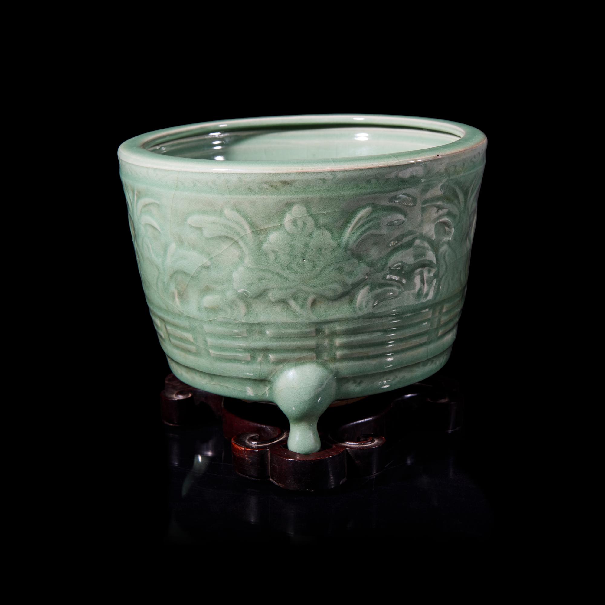 A Chinese Longquan Celadon Glazed Porcelain Incense Burner 龍泉青瓷花卉紋三足大香爐