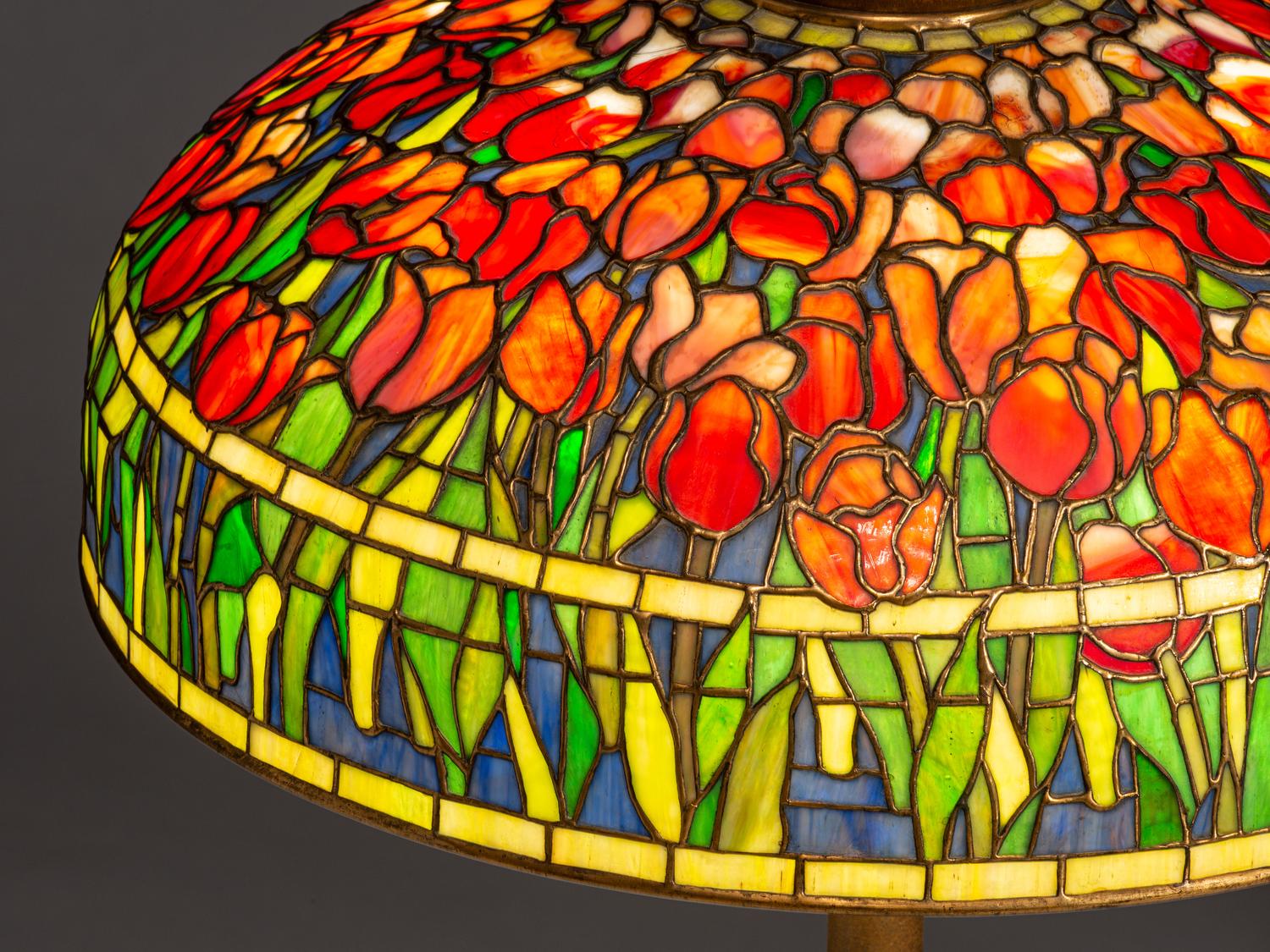 Tulip Floor Lamp with Piano Base