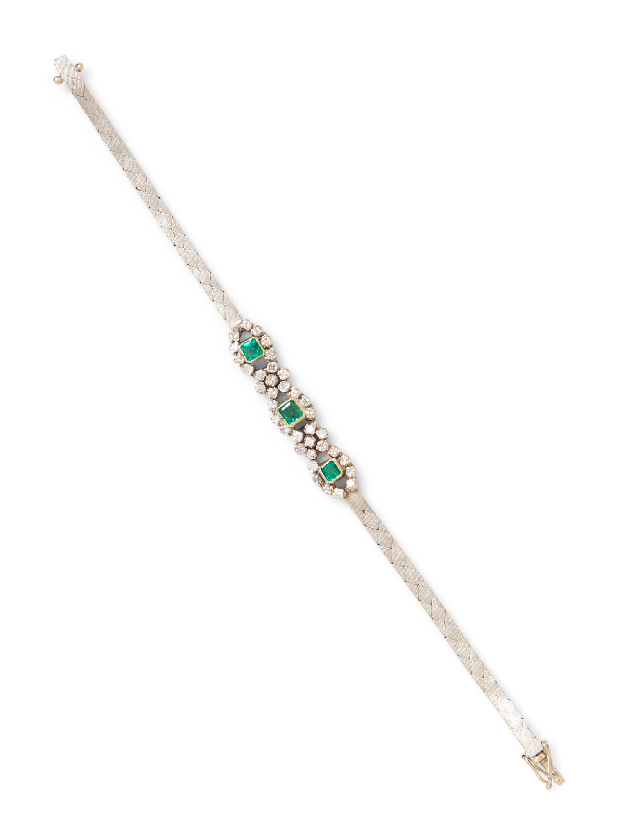 An 18 Karat White Gold, Emerald and Diamond Bracelet,