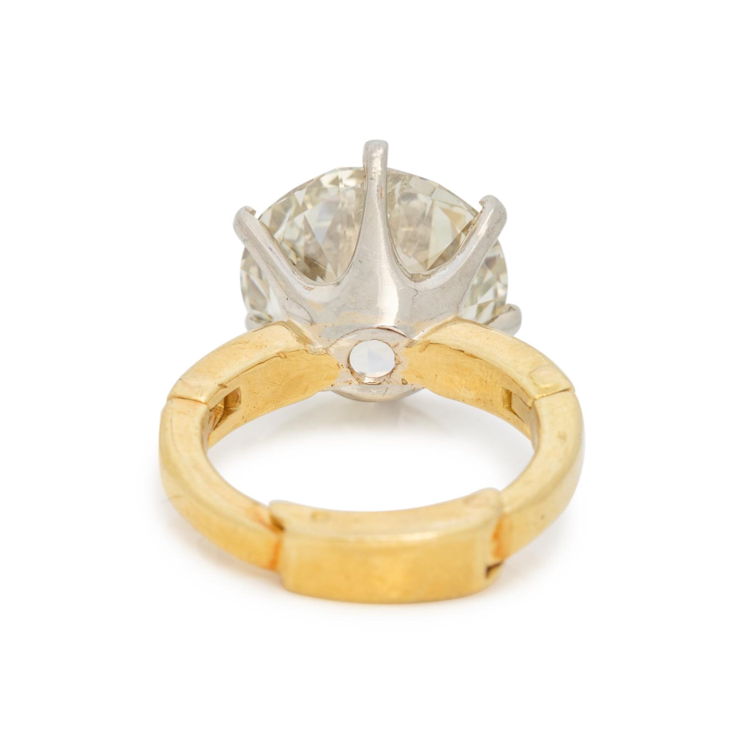 DIAMOND RING